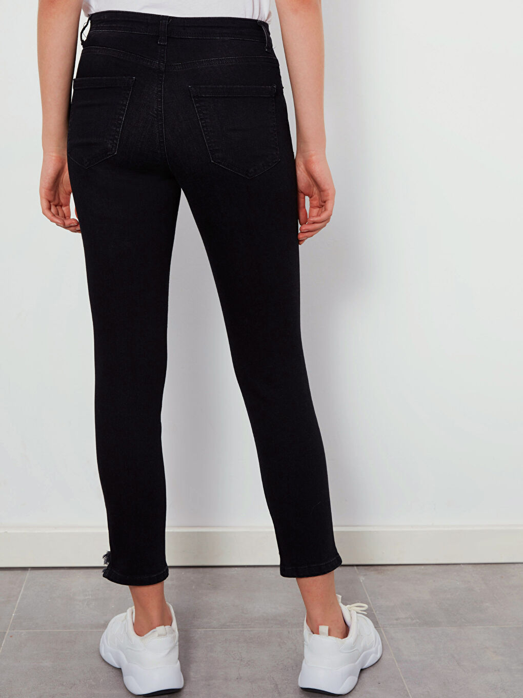 Woman BLACK Jeans-3
