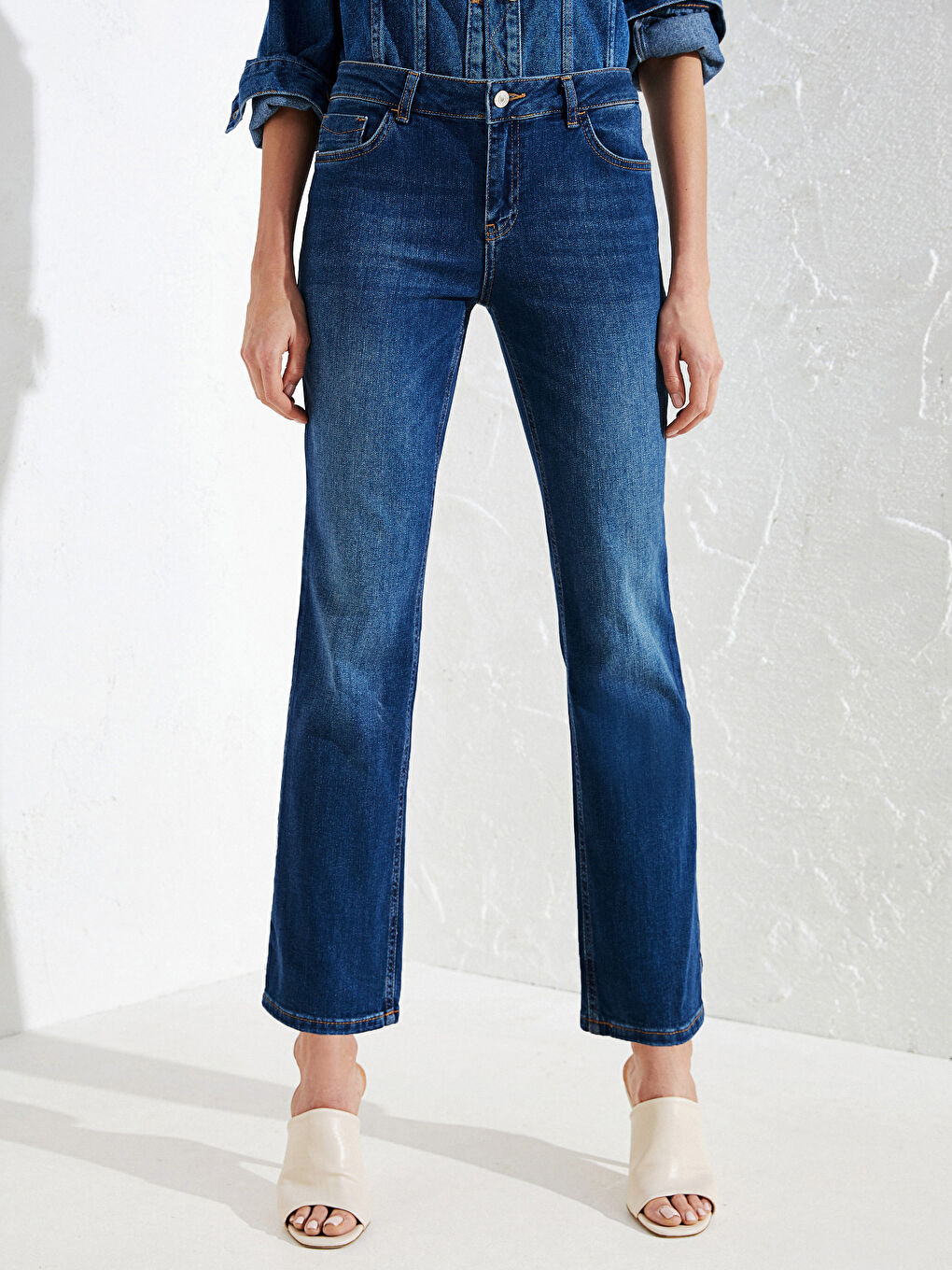 İndigo Kadın Standart Fit Düz Jean Pantolon-3