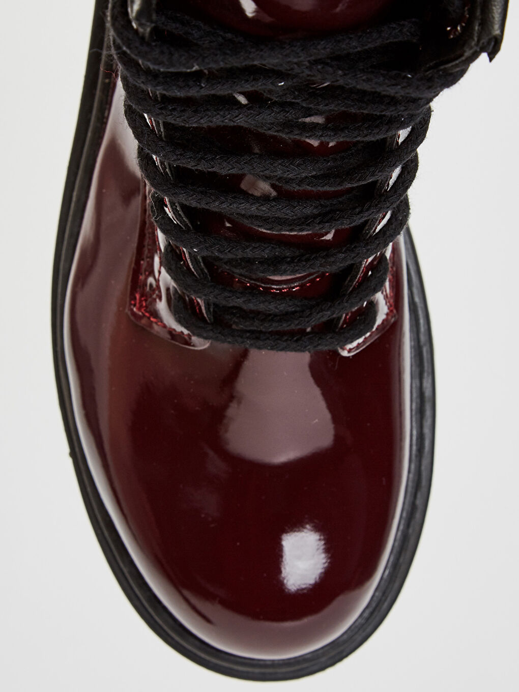 Bordo Bağcıklı ve Fermuarlı Kadın Rugan Postal Bot-5