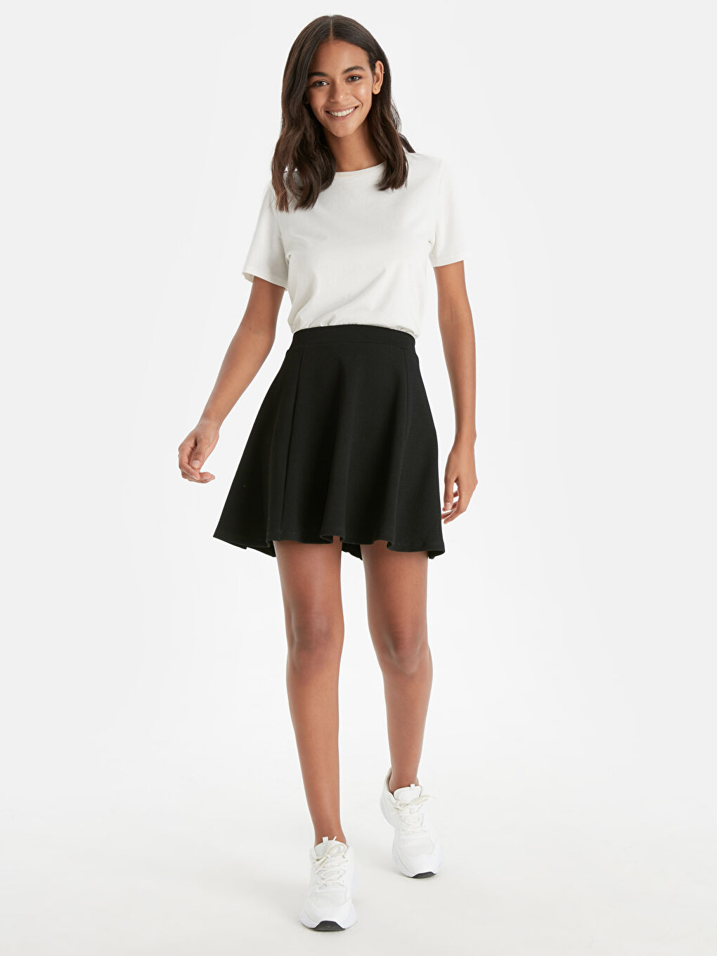 Siyah Düz Kısa Kadın Kloş Etek