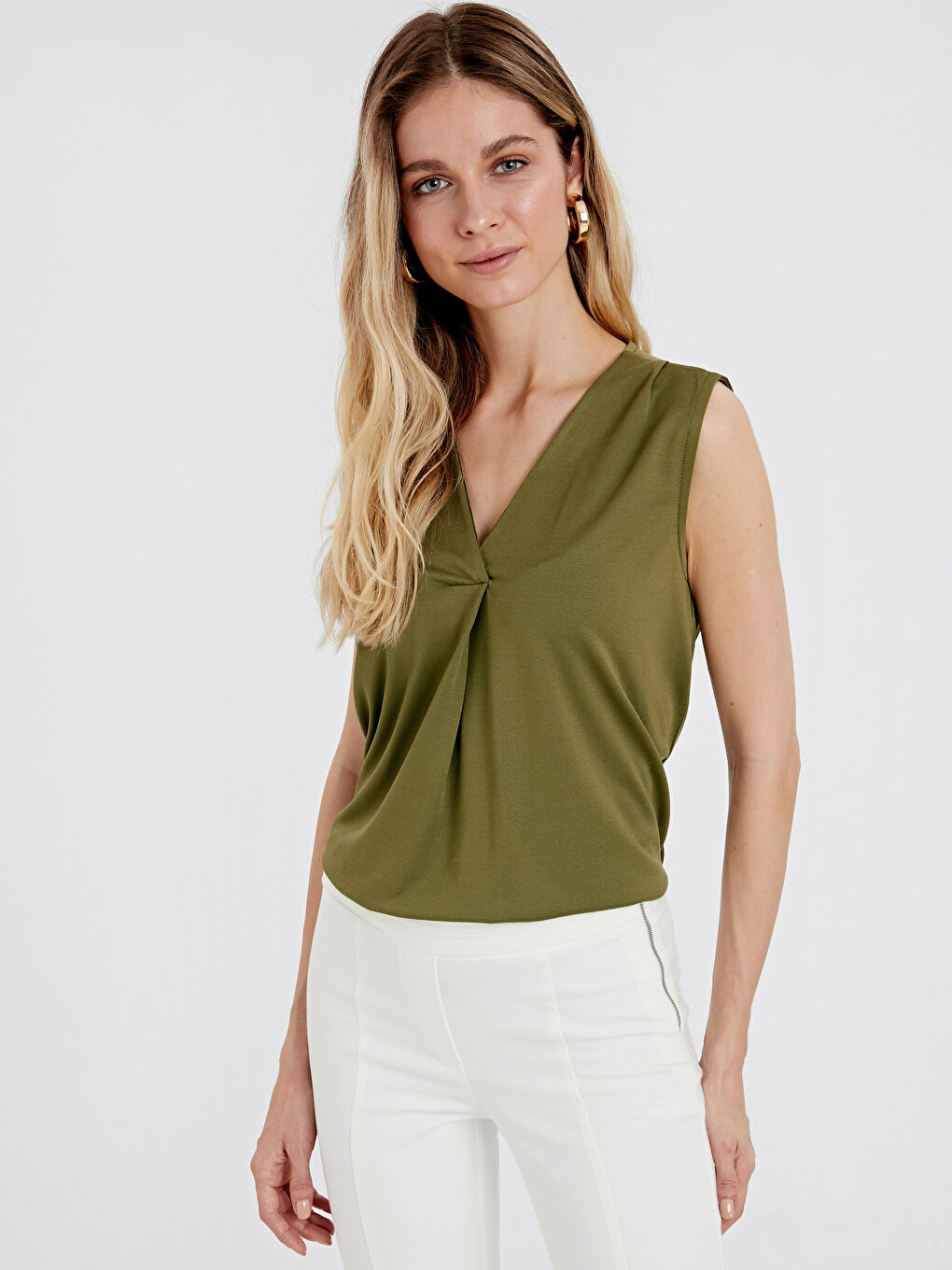 Haki Kadın V Yaka Düz Atlet