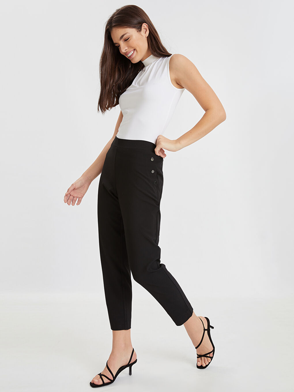 Siyah Standart Fit Kadın Pantolon