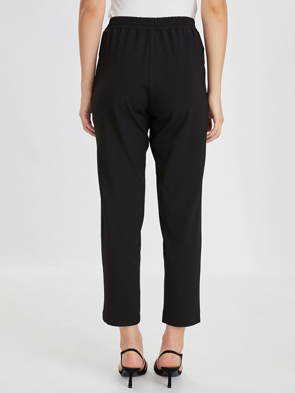 Siyah Standart Fit Kadın Pantolon-1