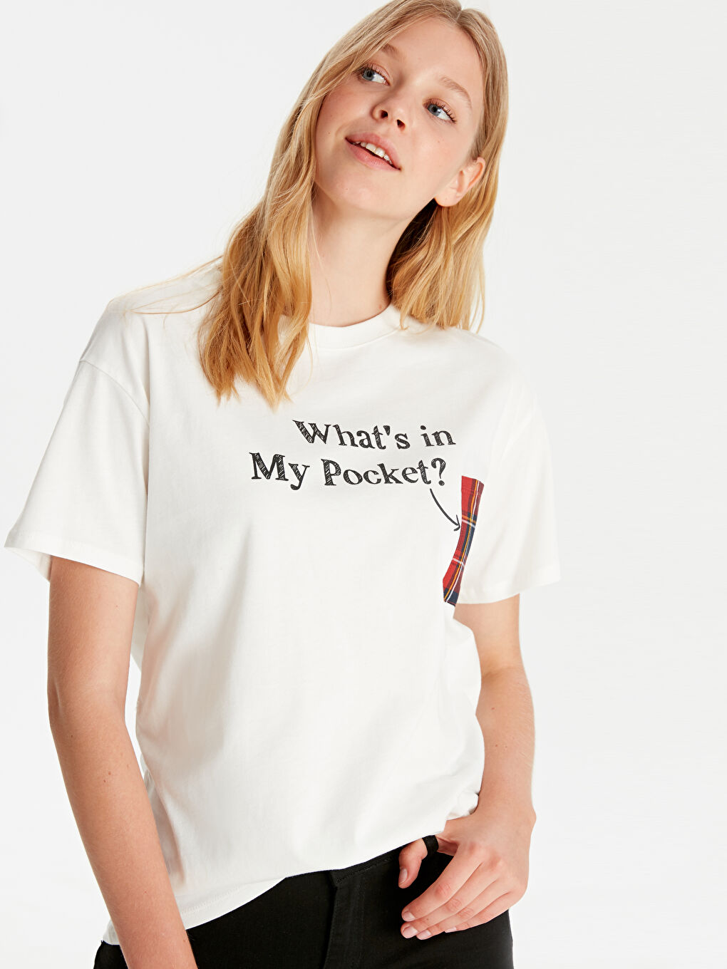 Ekru Bisiklet Yaka Kısa Kollu Kadın Tişört-1