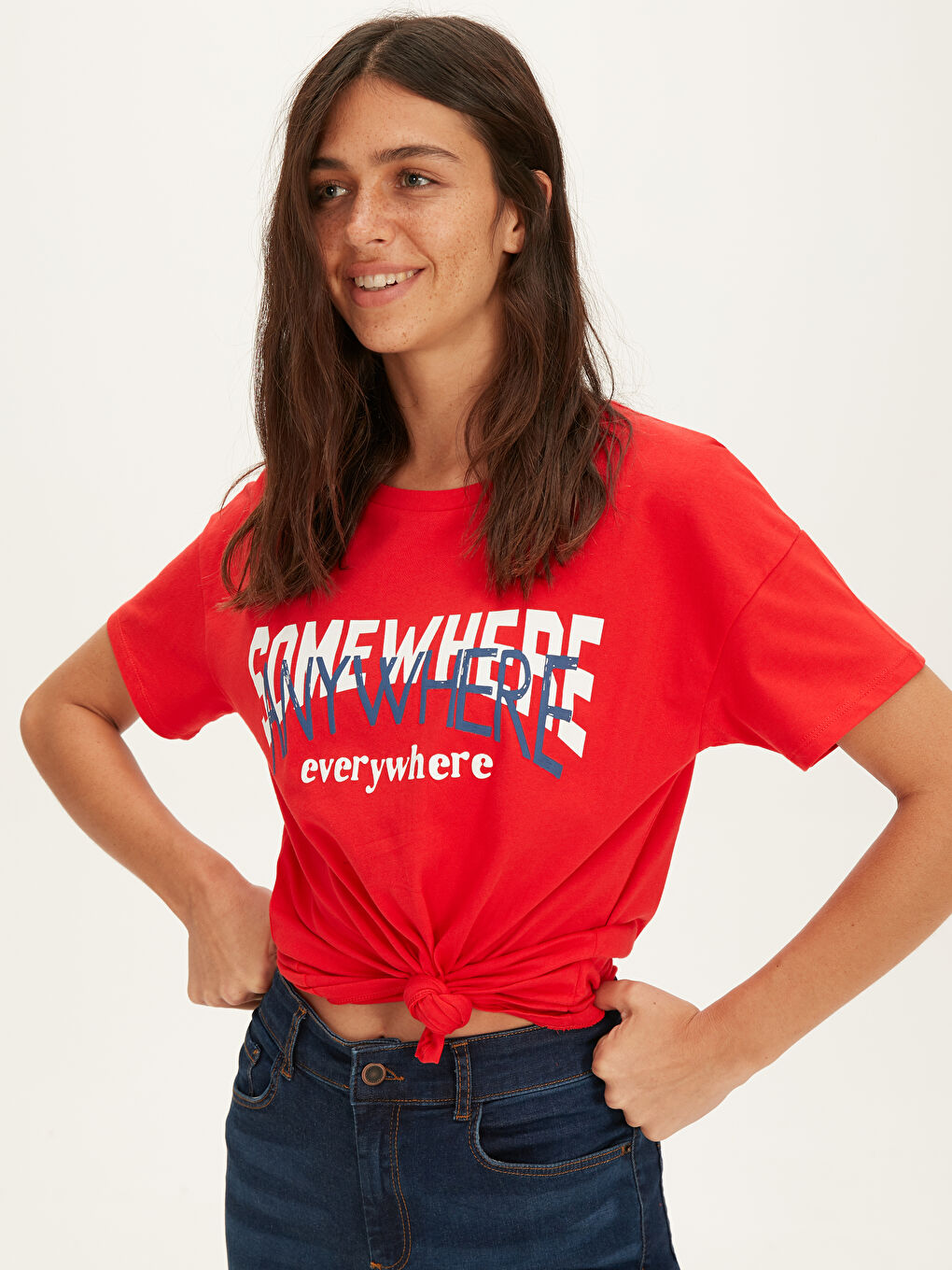 Kırmızı Bisiklet Yaka Kısa Kollu Kadın Tişört-1