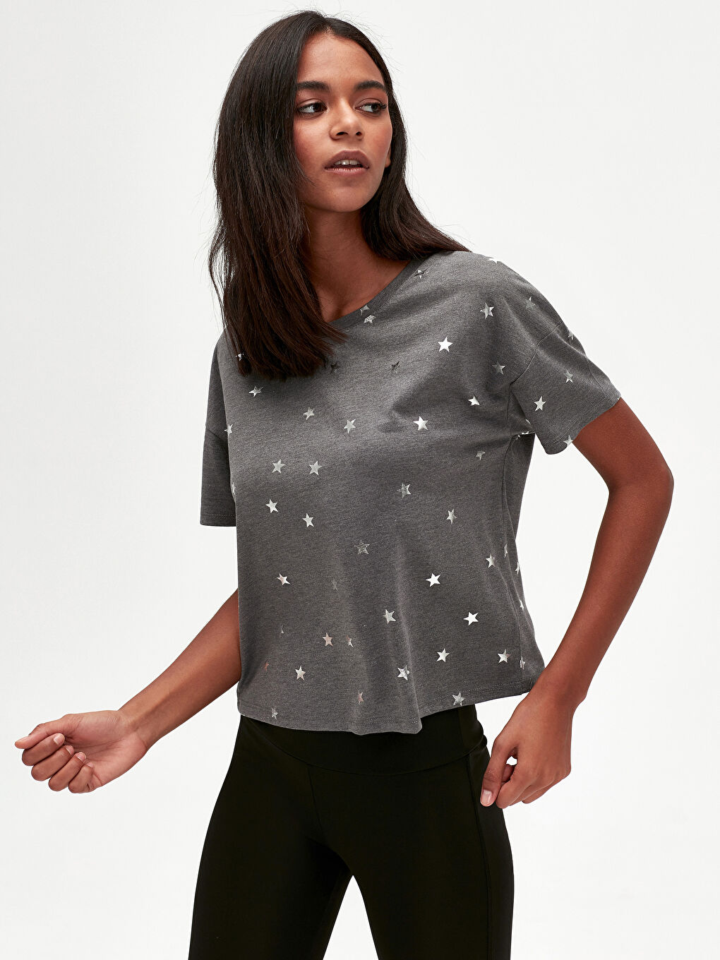 Gri U Yaka Kısa Kollu Kadın Tişört-1