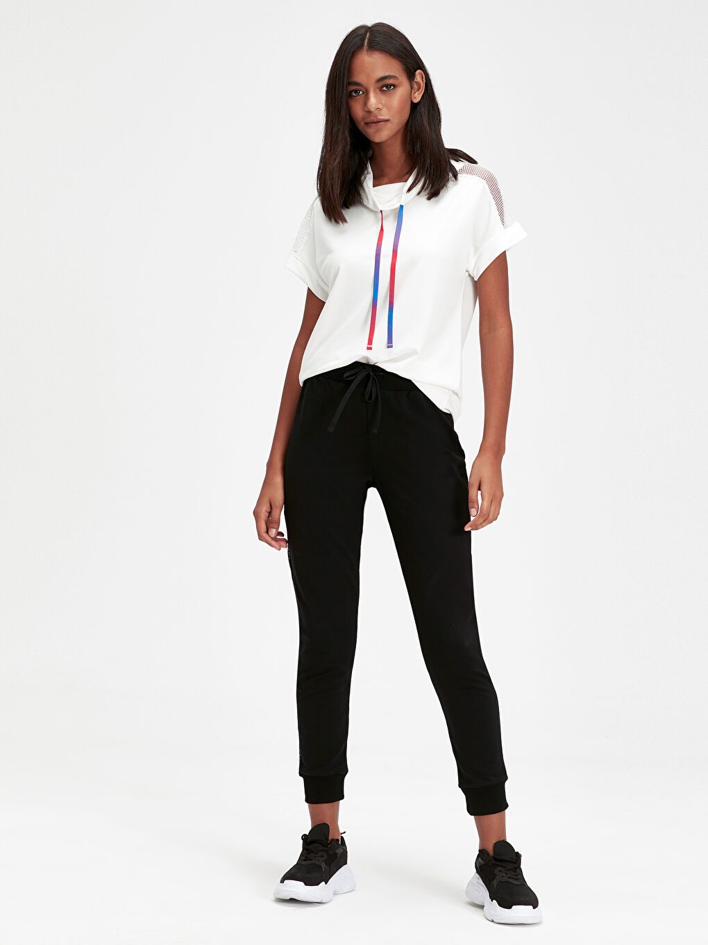 بنطال رياضي اسود نساء