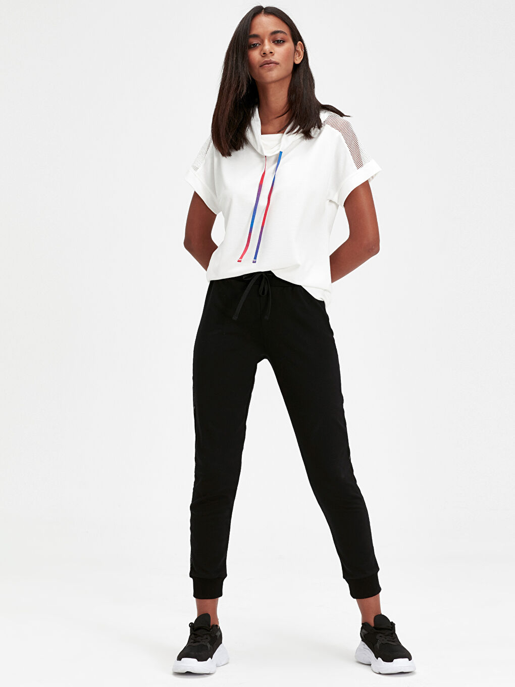 بنطال رياضي اسود نساء-1