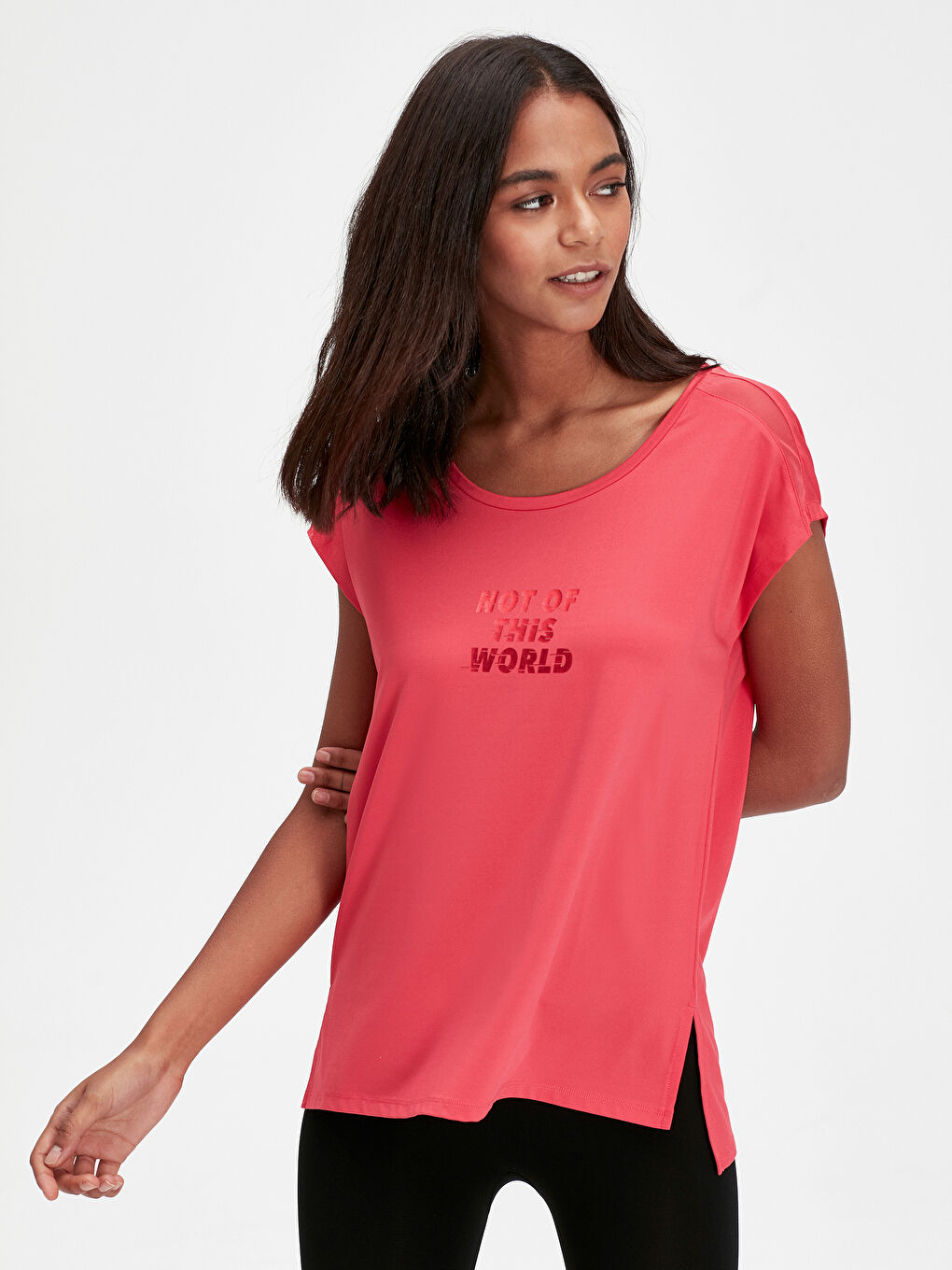 Kırmızı Bisiklet Yaka Kısa Kollu Kadın Tişört-1