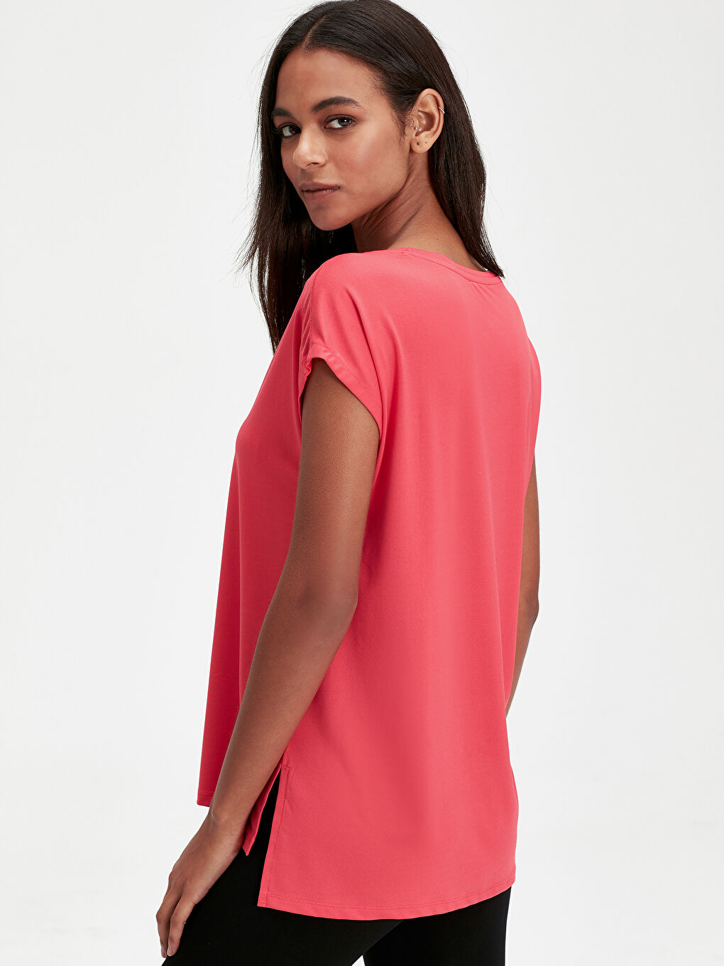 Kırmızı Bisiklet Yaka Kısa Kollu Kadın Tişört-2