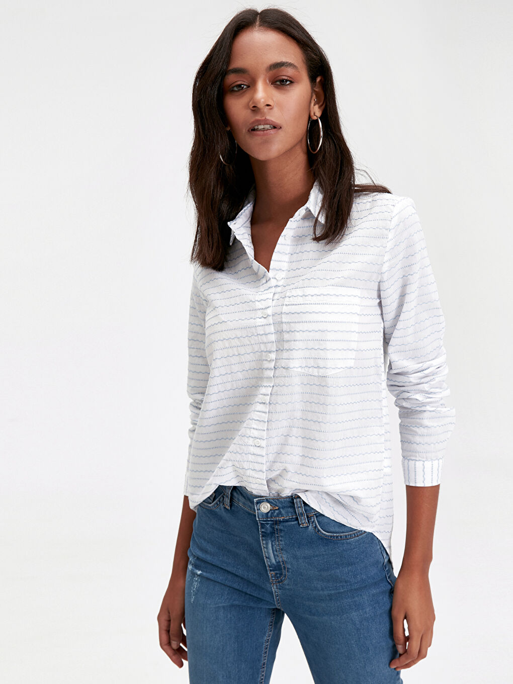 Mavi Çizgili Gömlek