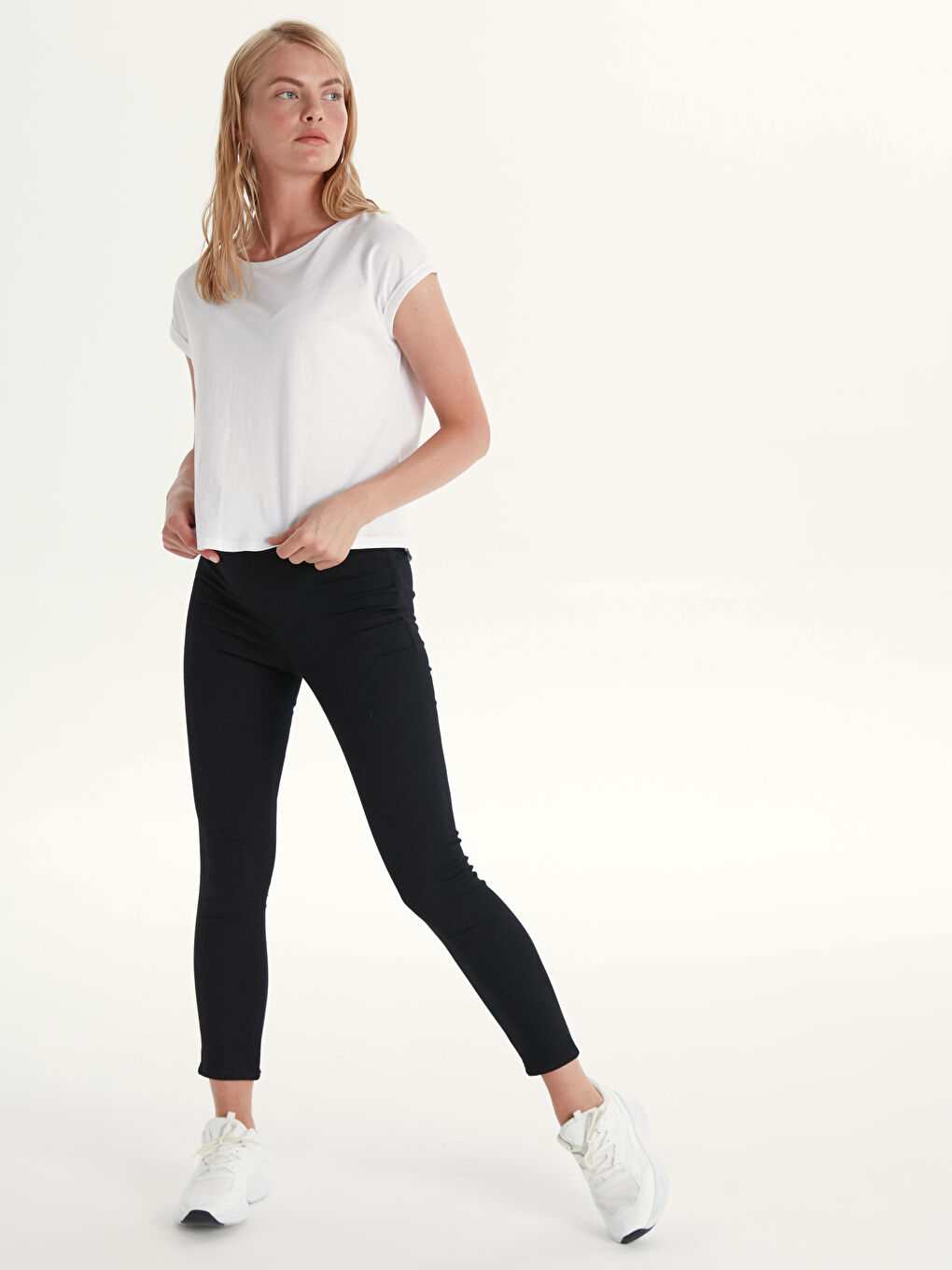 Женщины Черный Брюки