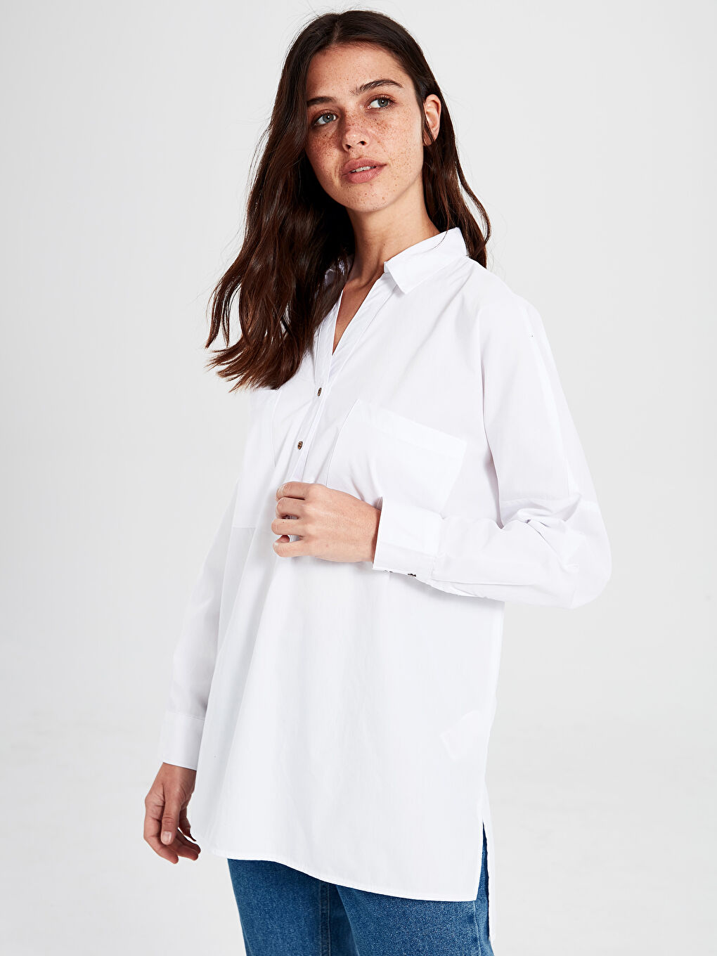 Beyaz Gömlek Yaka Standart Fit Uzun Kollu Kadın Bluz