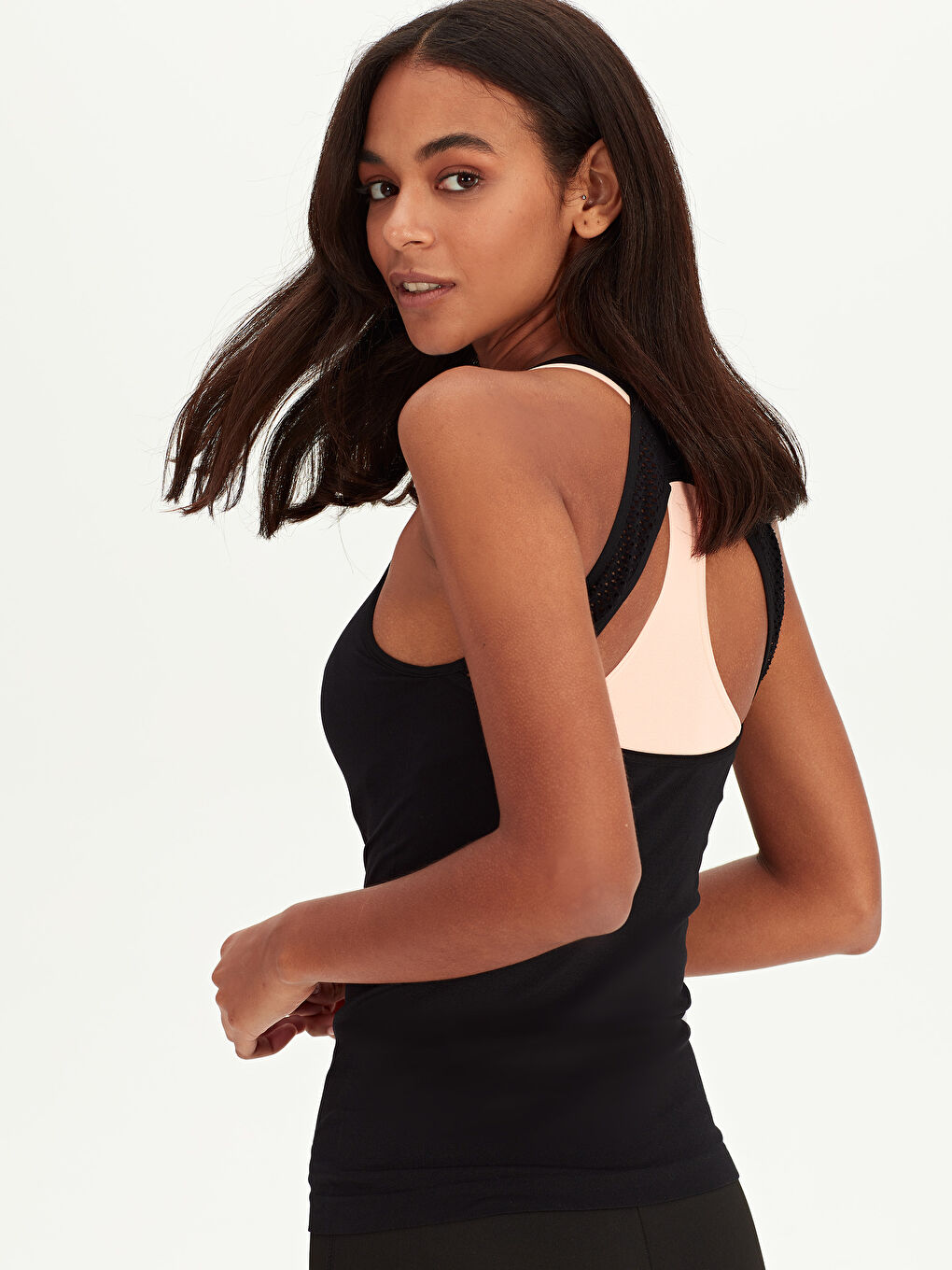 قميص رياضي بدون أكمام