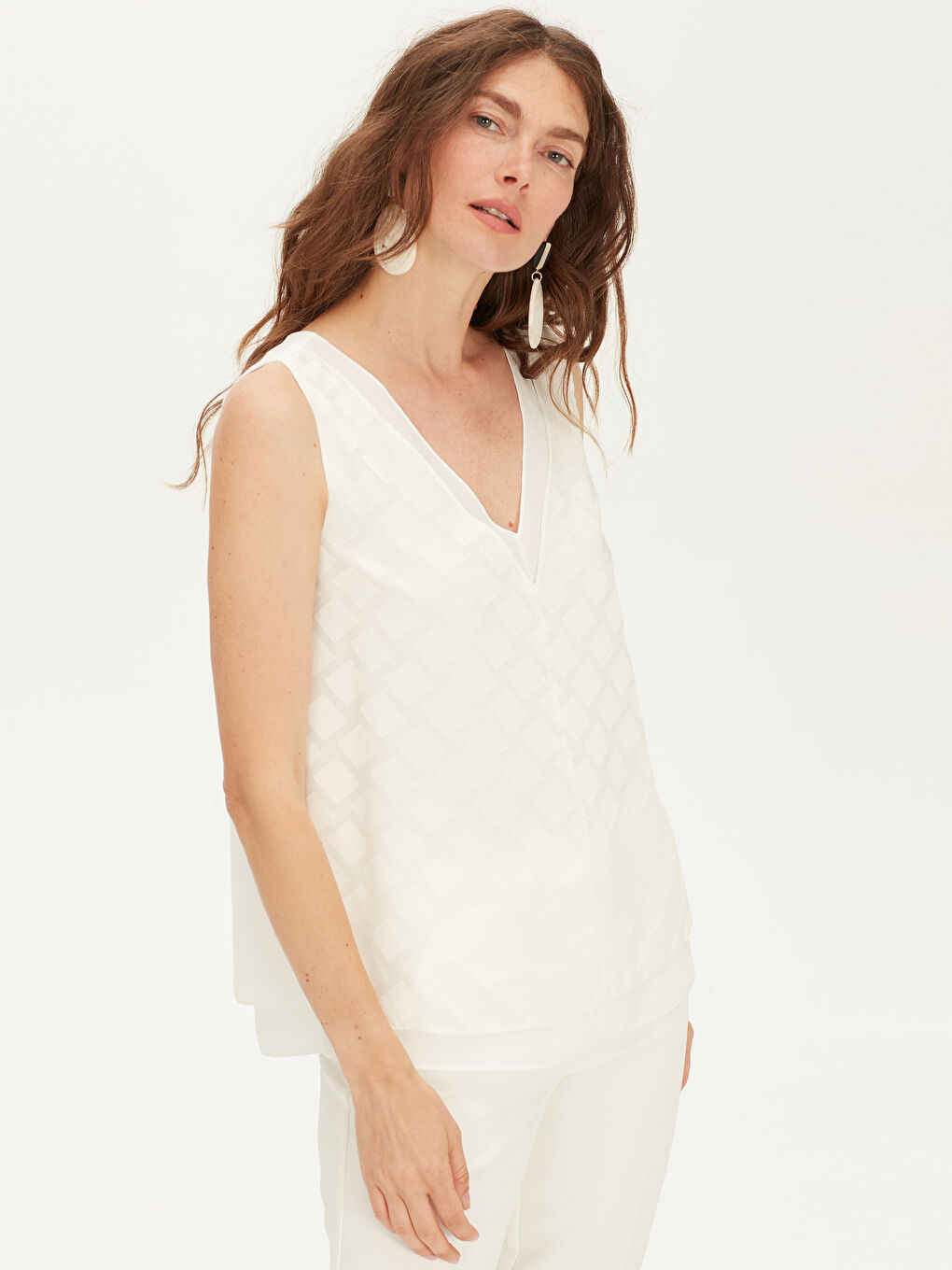 V Neck Patterned Sleeveless Back Detailed Women's Blouse-1