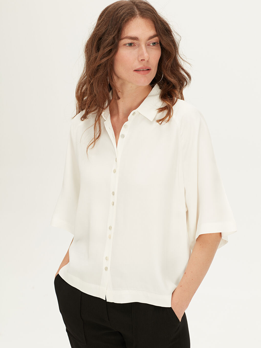 Beyaz Gömlek Yaka Oversize Kısa Kollu Kadın Bluz-1