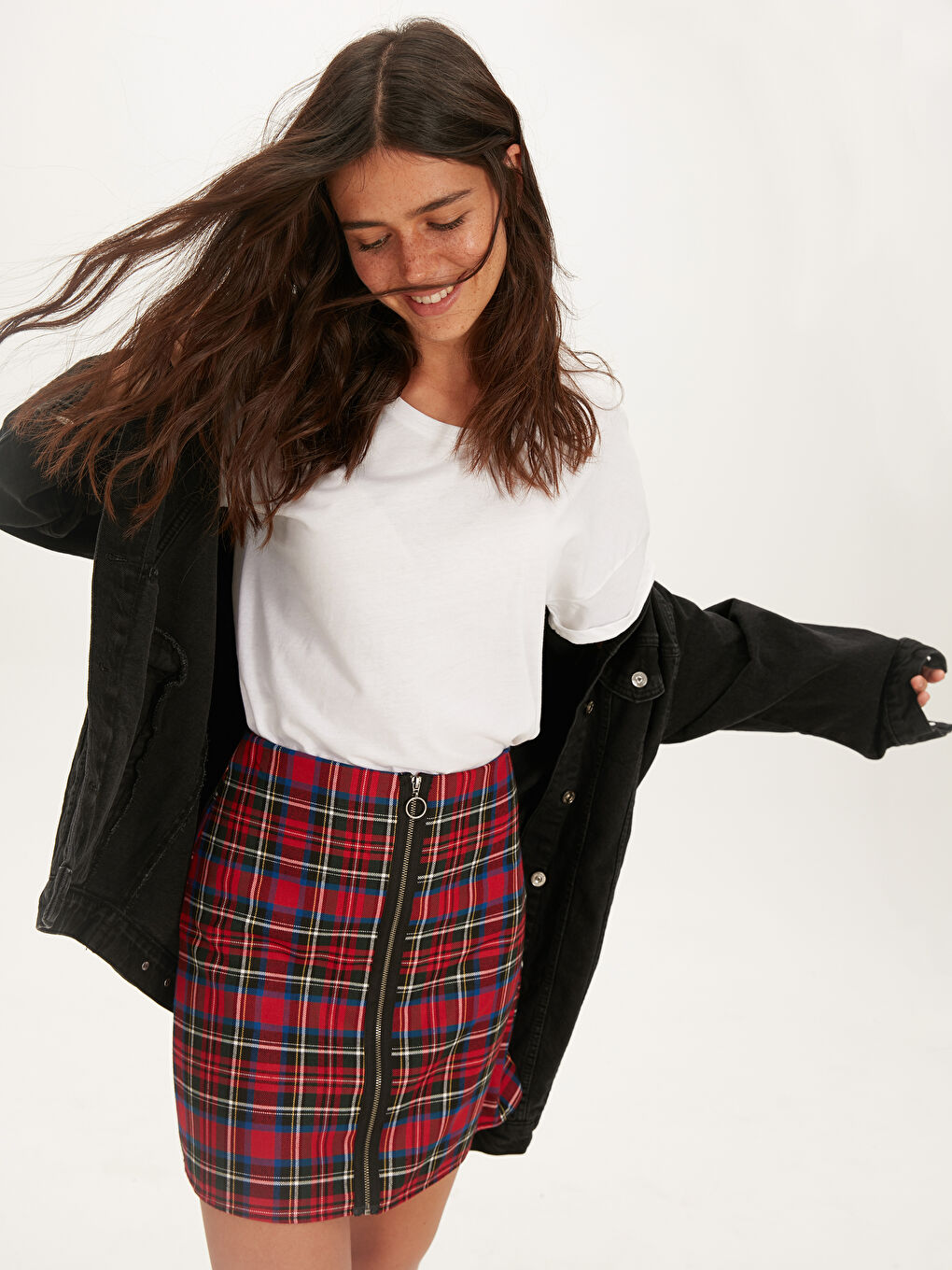 Детализированная клетчатая юбка на молнии для женщин-1