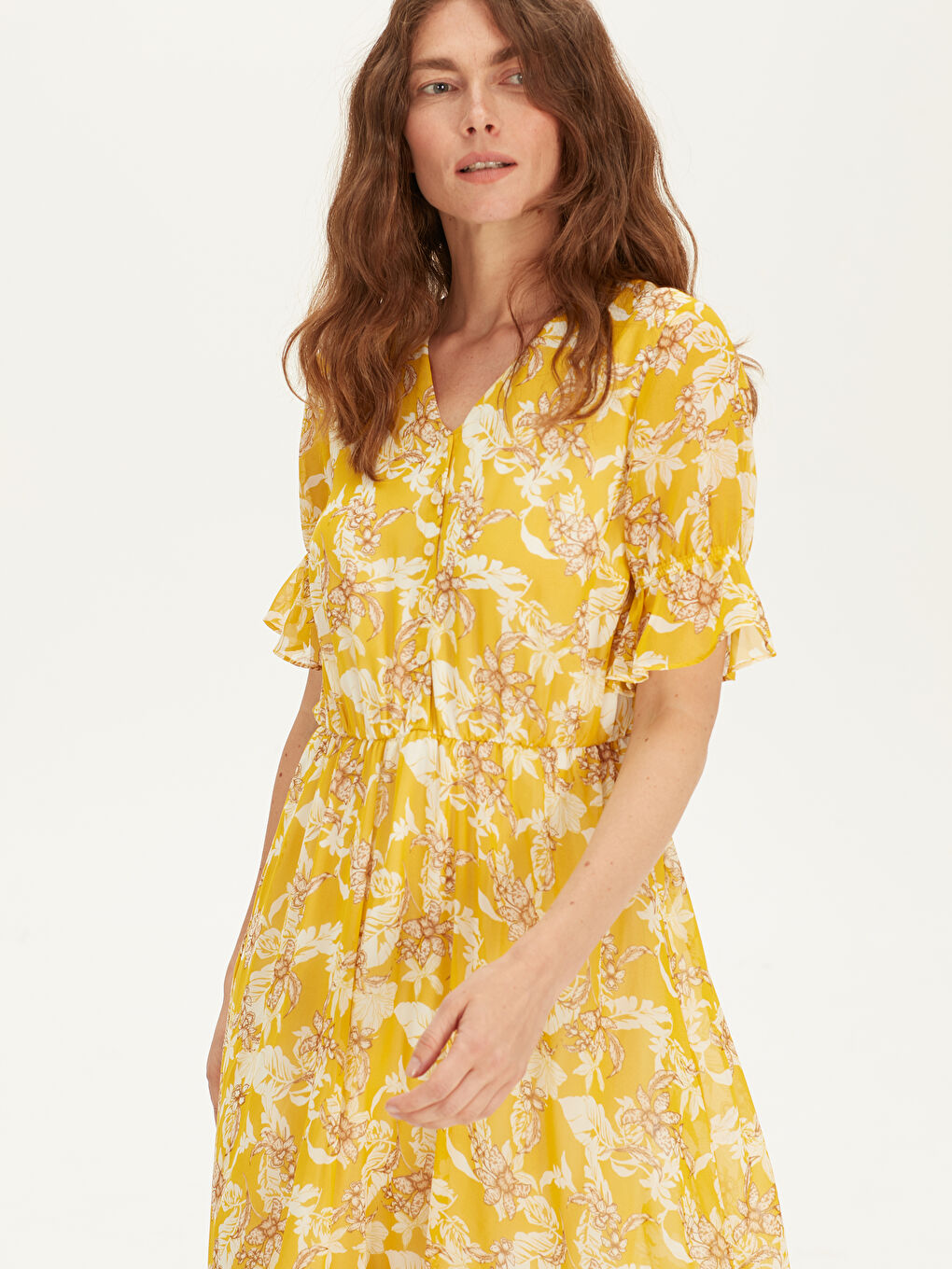 Sarı V Yaka Standart Fit Kısa Kollu Şifon Kadın Elbise-4