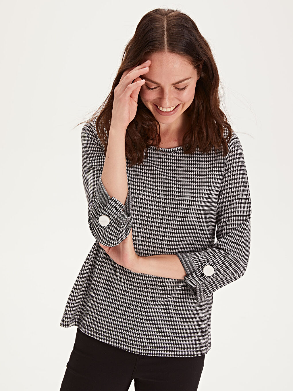 Siyah Jakarlı Tişört