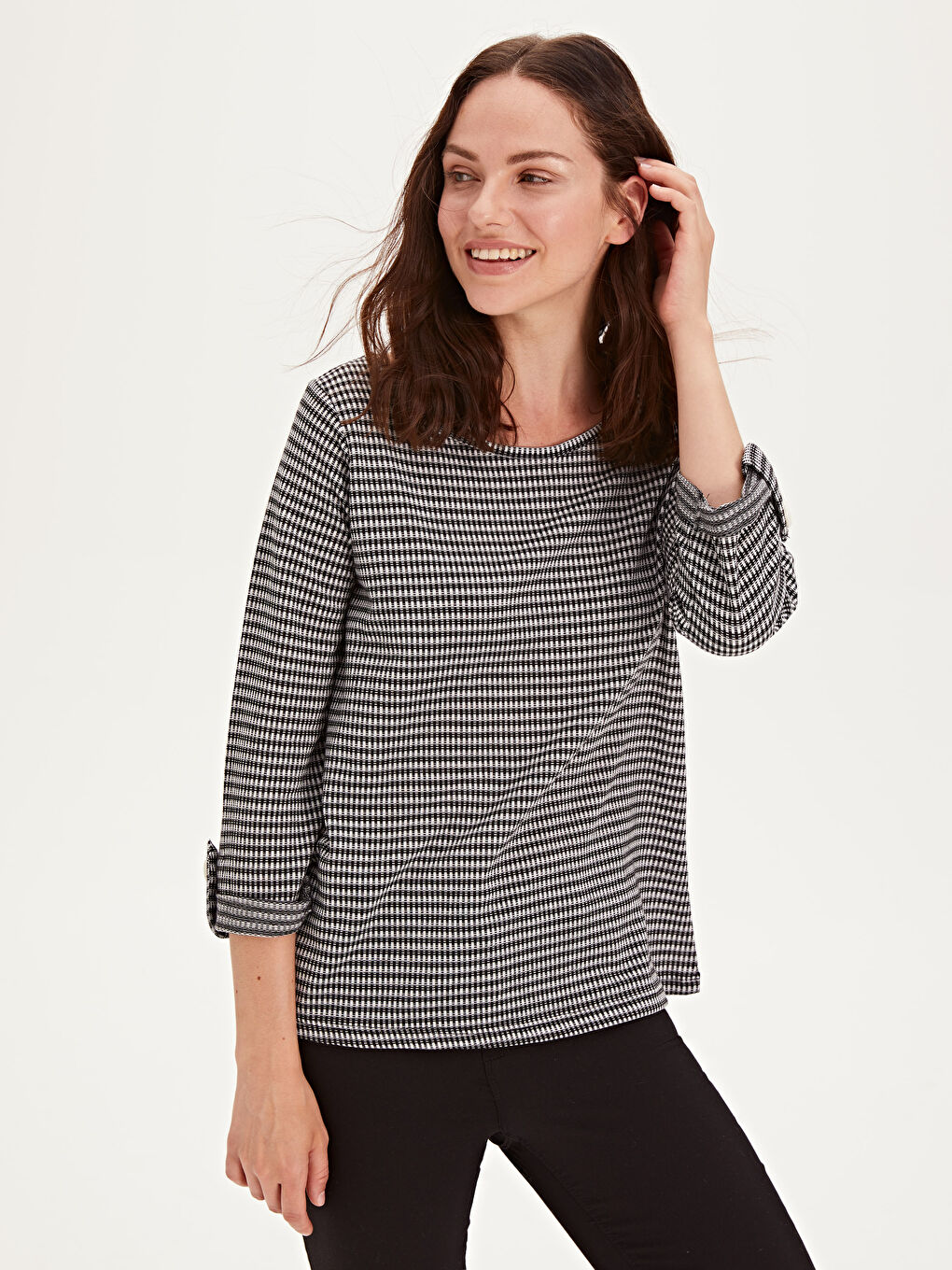 Siyah Jakarlı Tişört-1