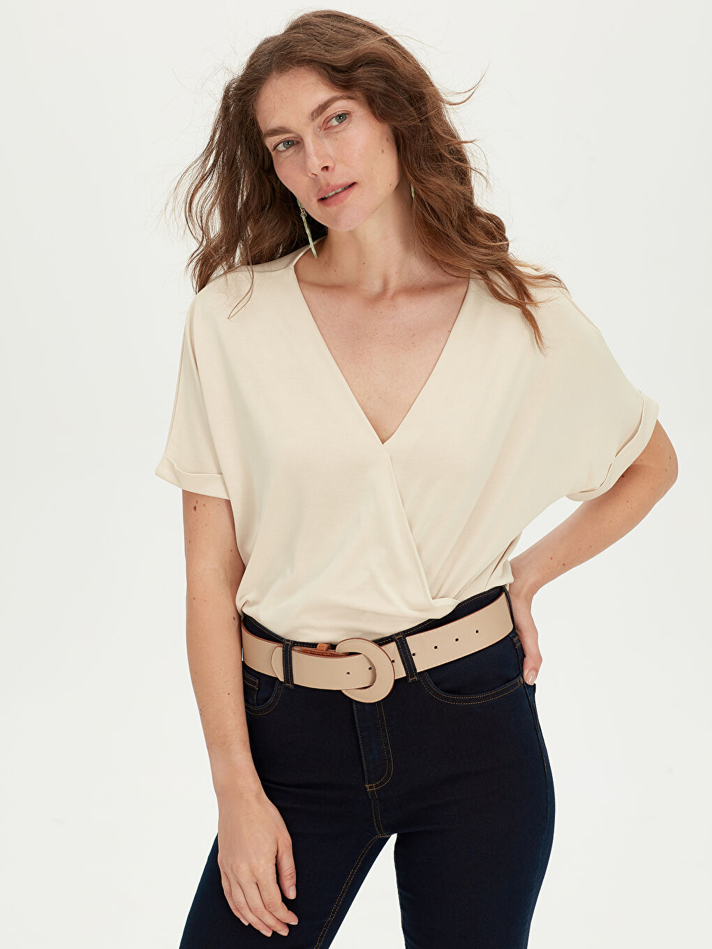 Bej Kruvaze Kısa Kollu Kadın Tişört-1