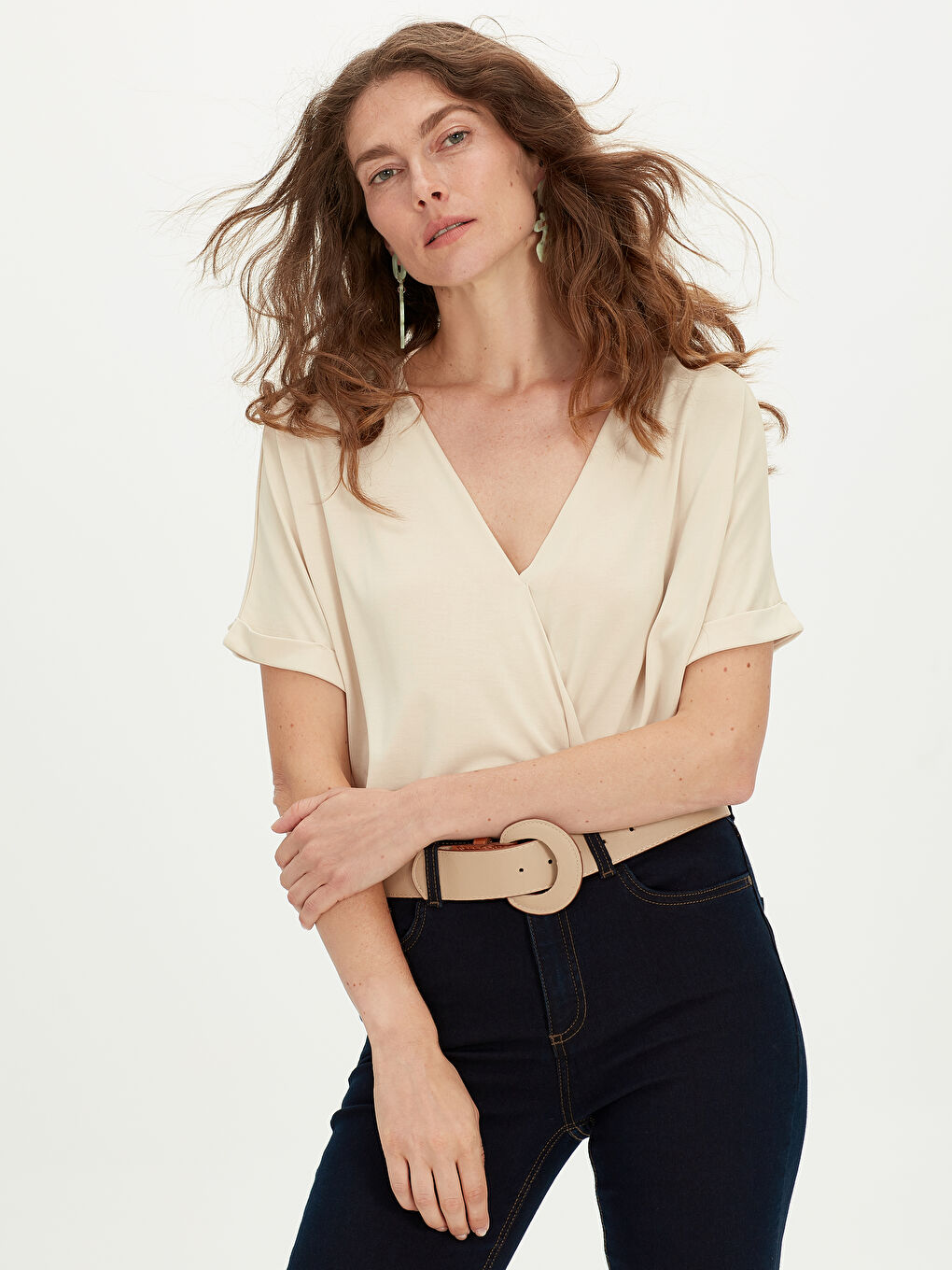 Bej Kruvaze Kısa Kollu Kadın Tişört-2