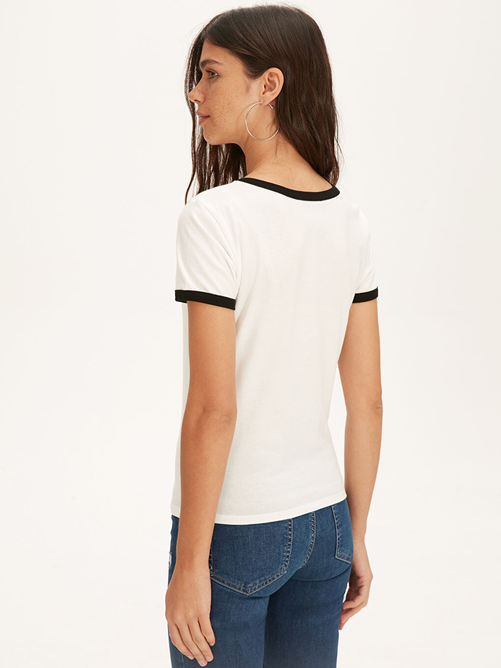 Женская футболка с круглым вырезом и короткими рукавами-1