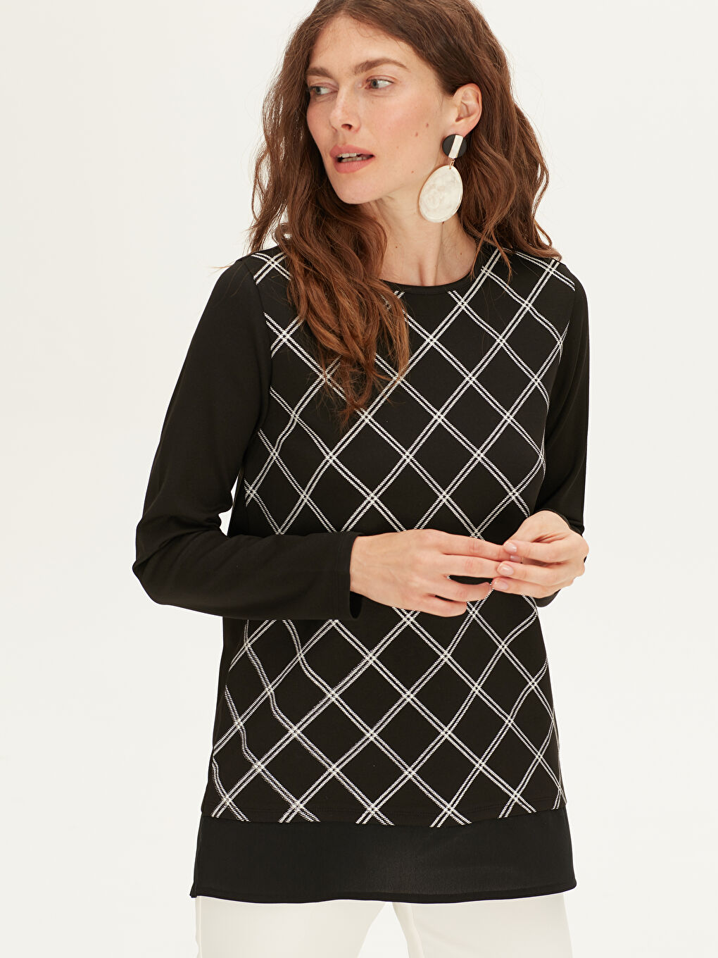 Siyah Bisiklet Yaka Uzun Kollu Kadın Tişört