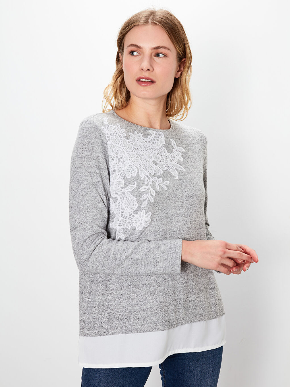 Beyaz Bisiklet Yaka Baskılı Uzun Kollu Kadın Tişört