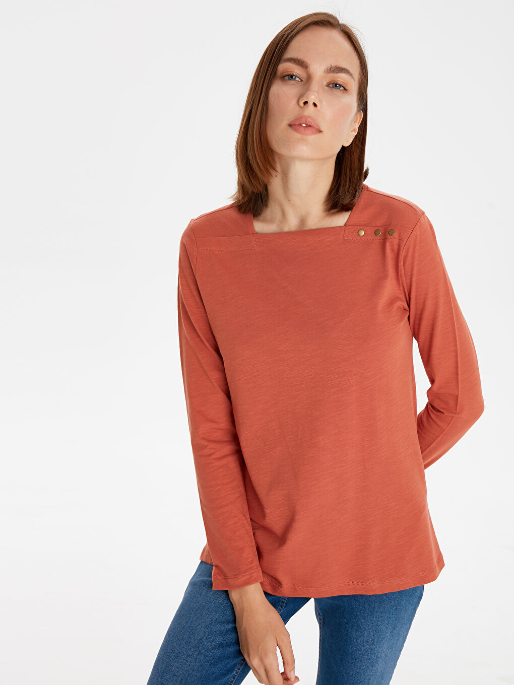 Kahverengi Standart Fit Kadın Tişört-1