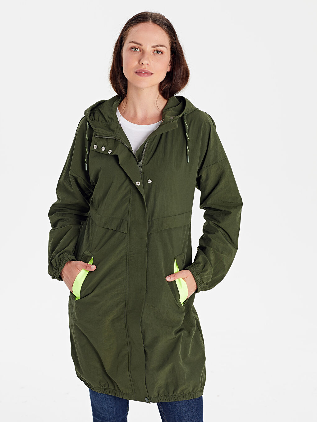 Haki Kapüşonlu Cep Detaylı Uzun Kollu Kadın Yağmurluk