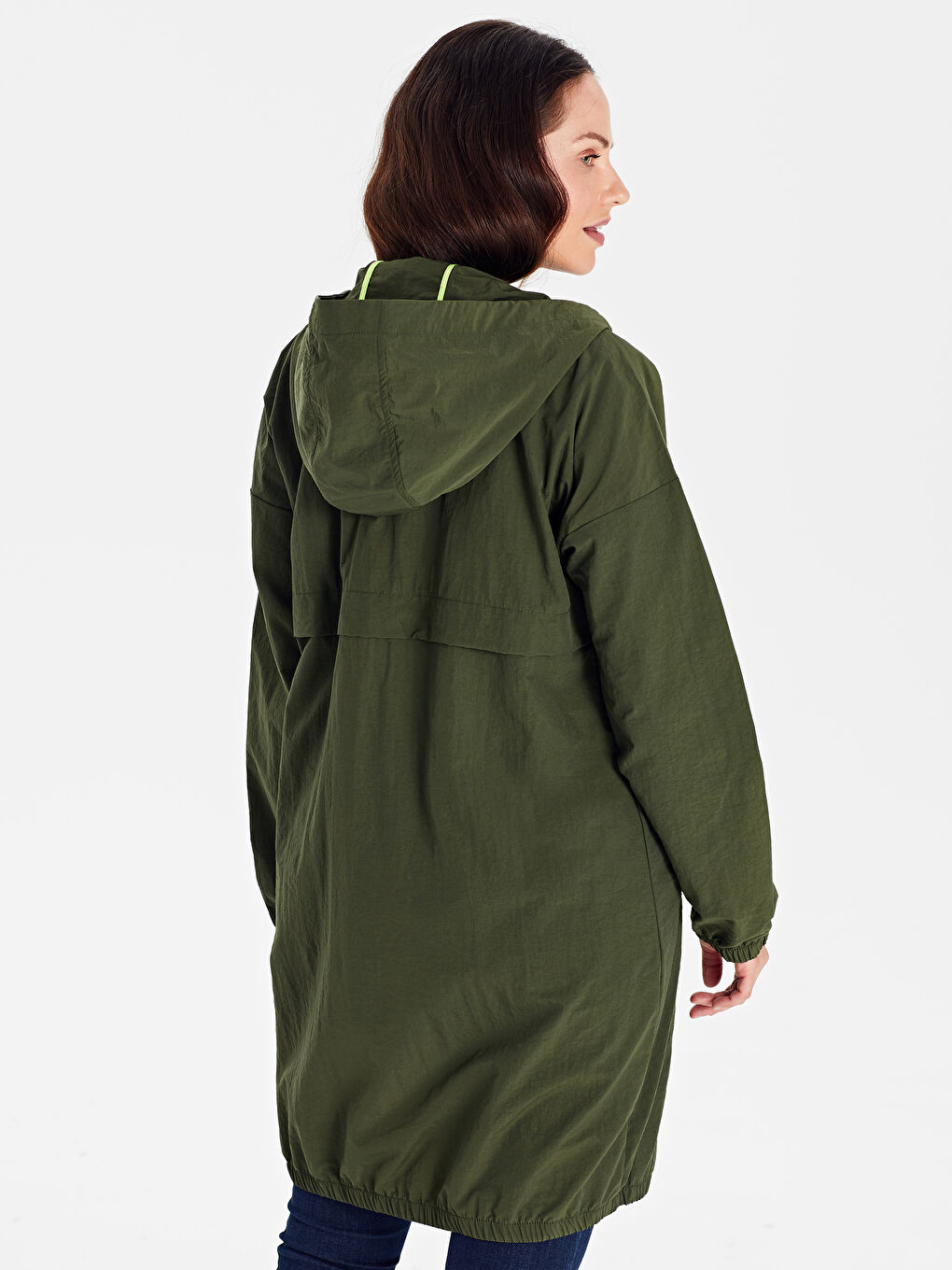 Haki Kapüşonlu Cep Detaylı Uzun Kollu Kadın Yağmurluk-3