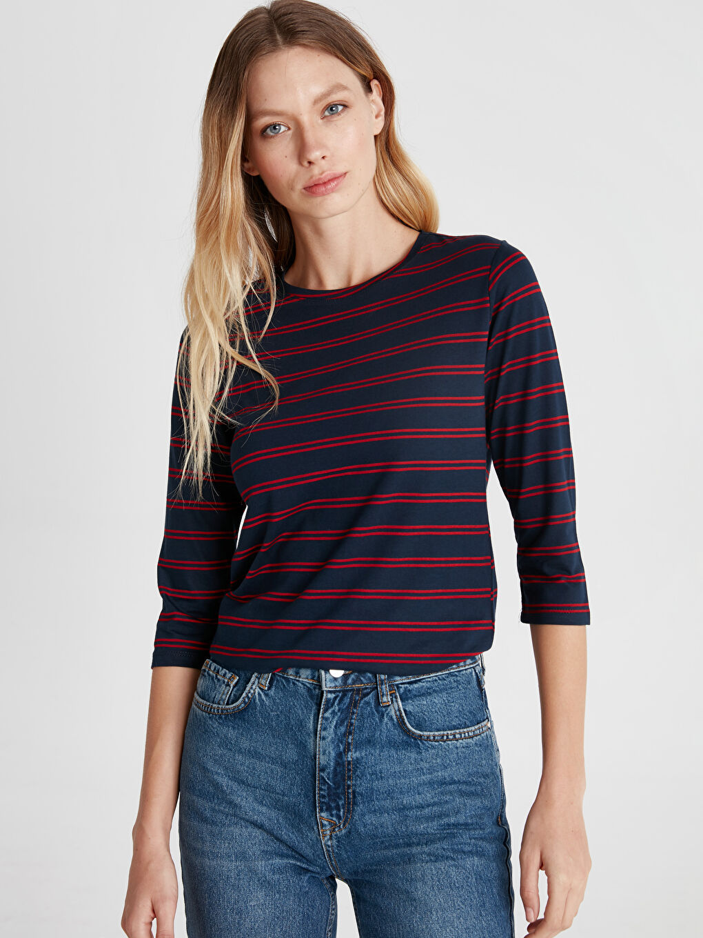 Kırmızı Bisiklet Yaka Kadın Tişört-1