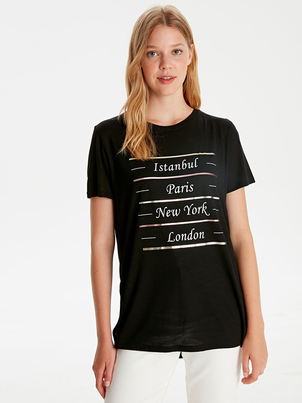 Siyah Bisiklet Yaka Kısa Kollu Kadın Tişört