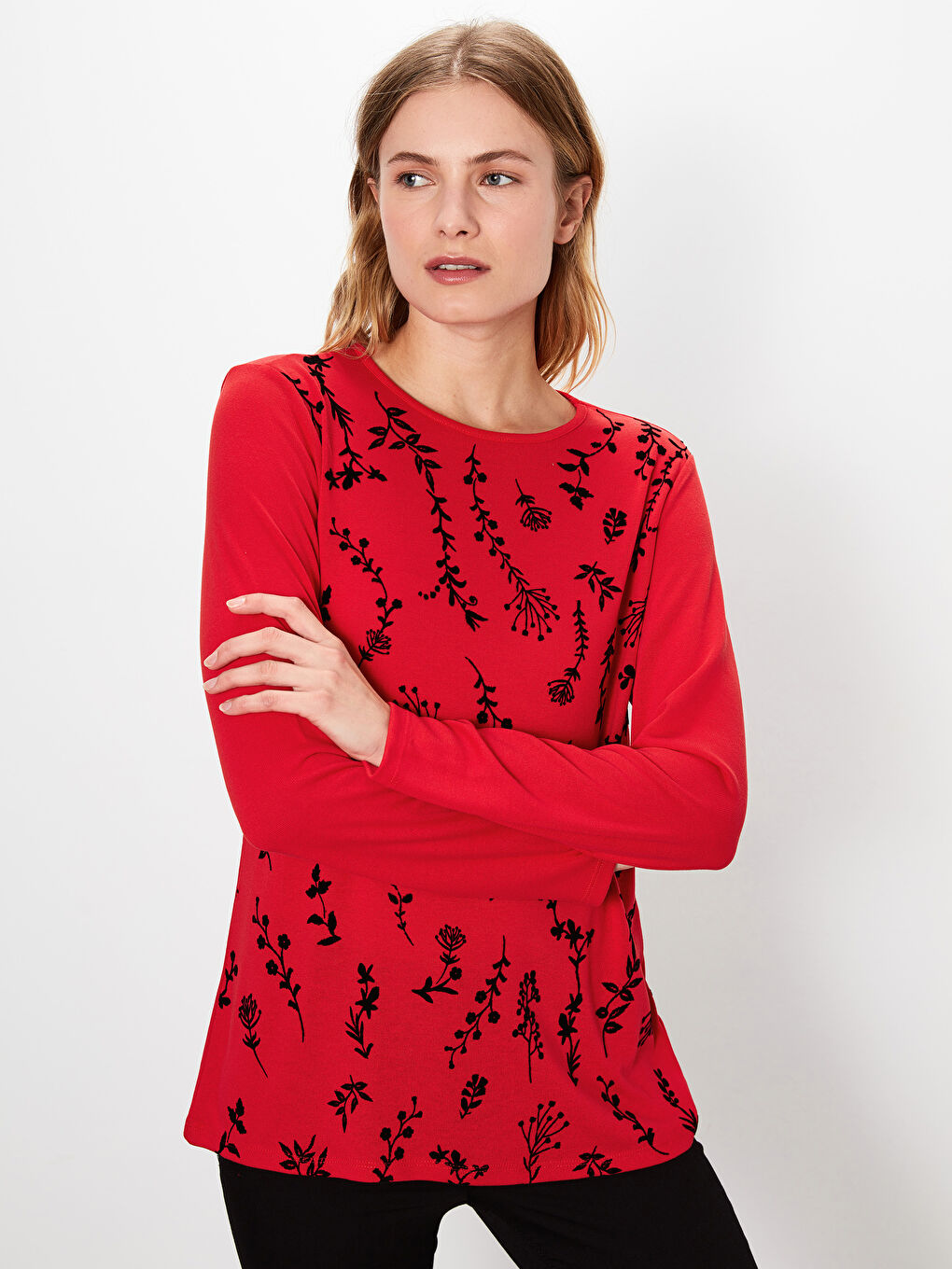 Kırmızı Bisiklet Yaka Uzun Kollu Kadın Tişört