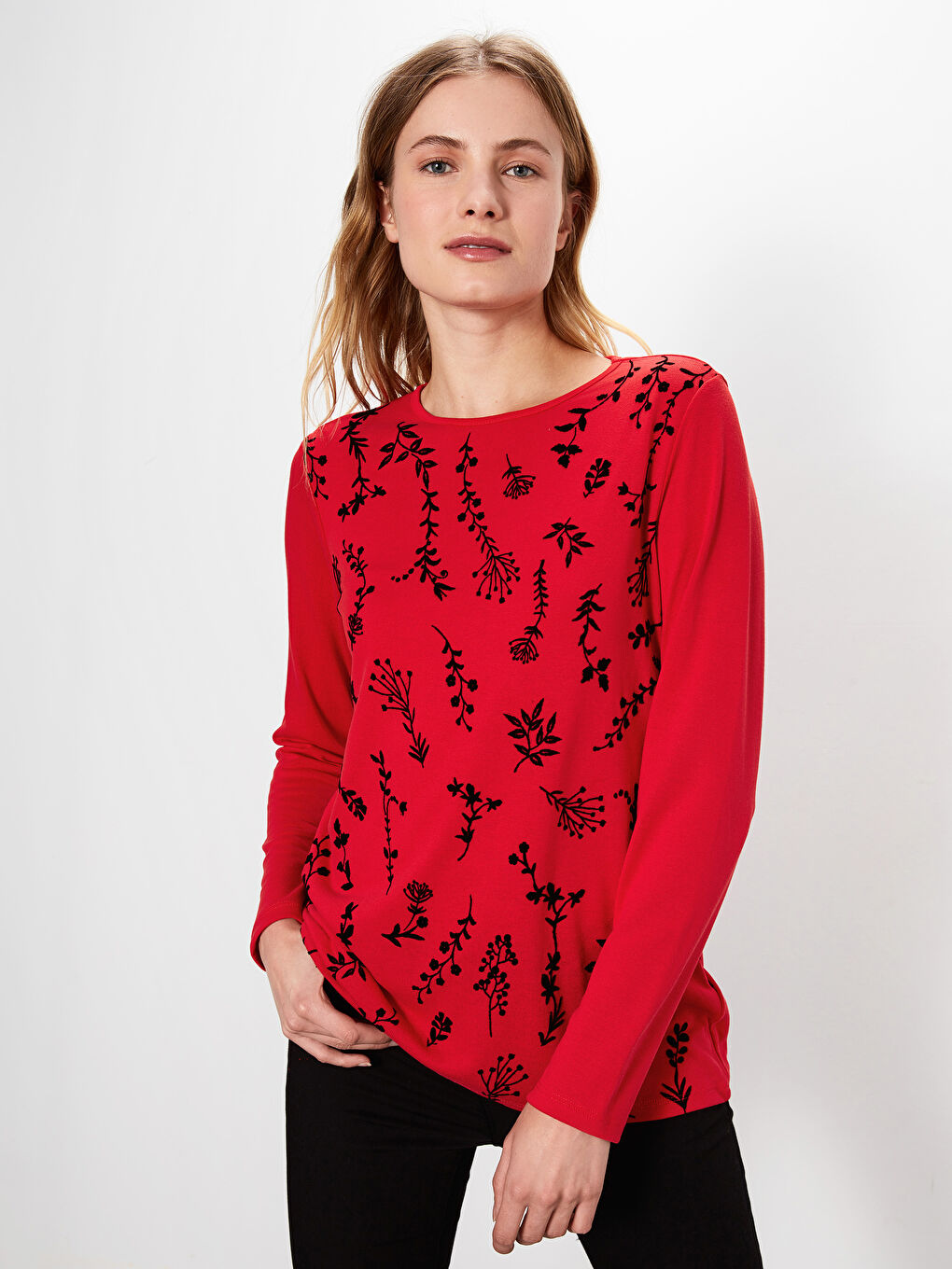 Kırmızı Bisiklet Yaka Uzun Kollu Kadın Tişört-2