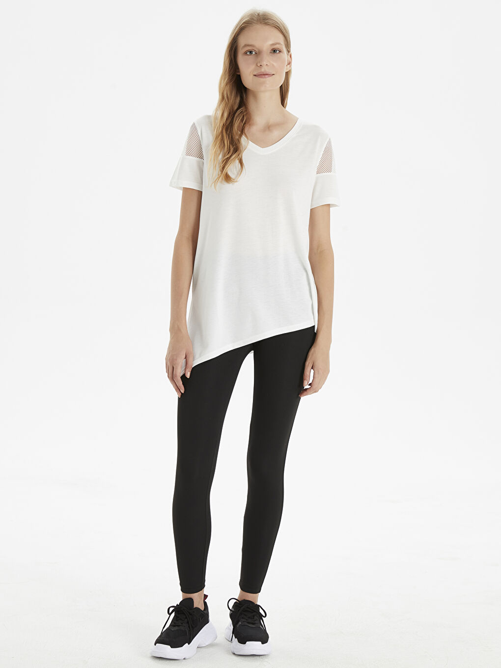 Woman BLACK Sports Leggings-1