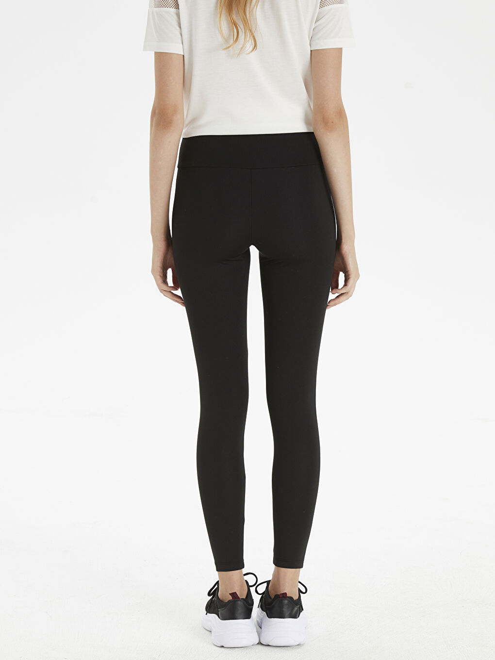 Woman BLACK Sports Leggings-3