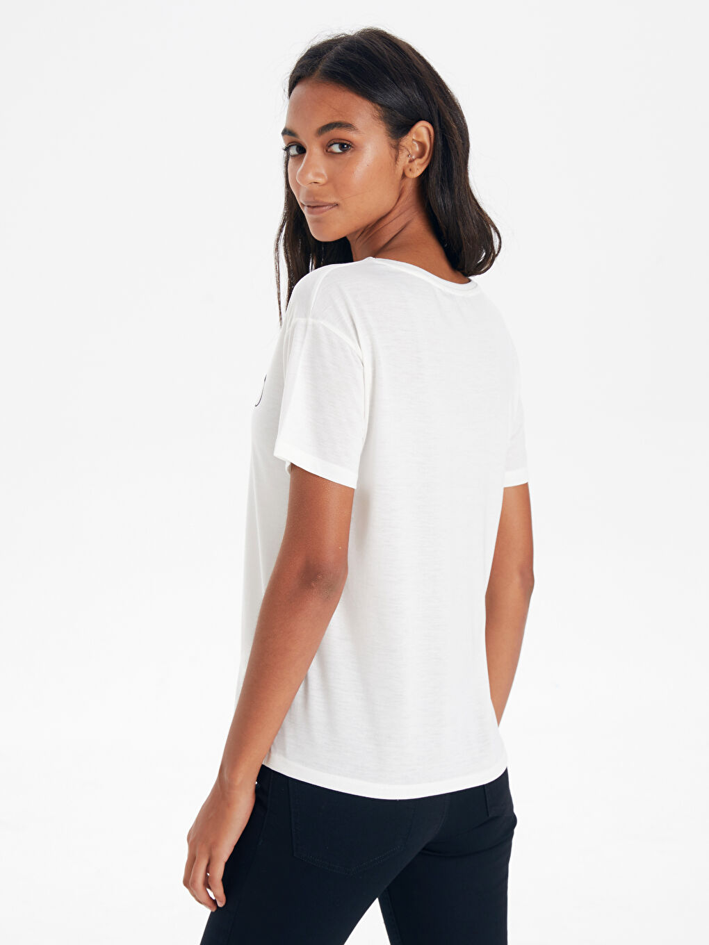 Ekru Bisiklet Yaka Kısa Kollu Kadın Tişört-2