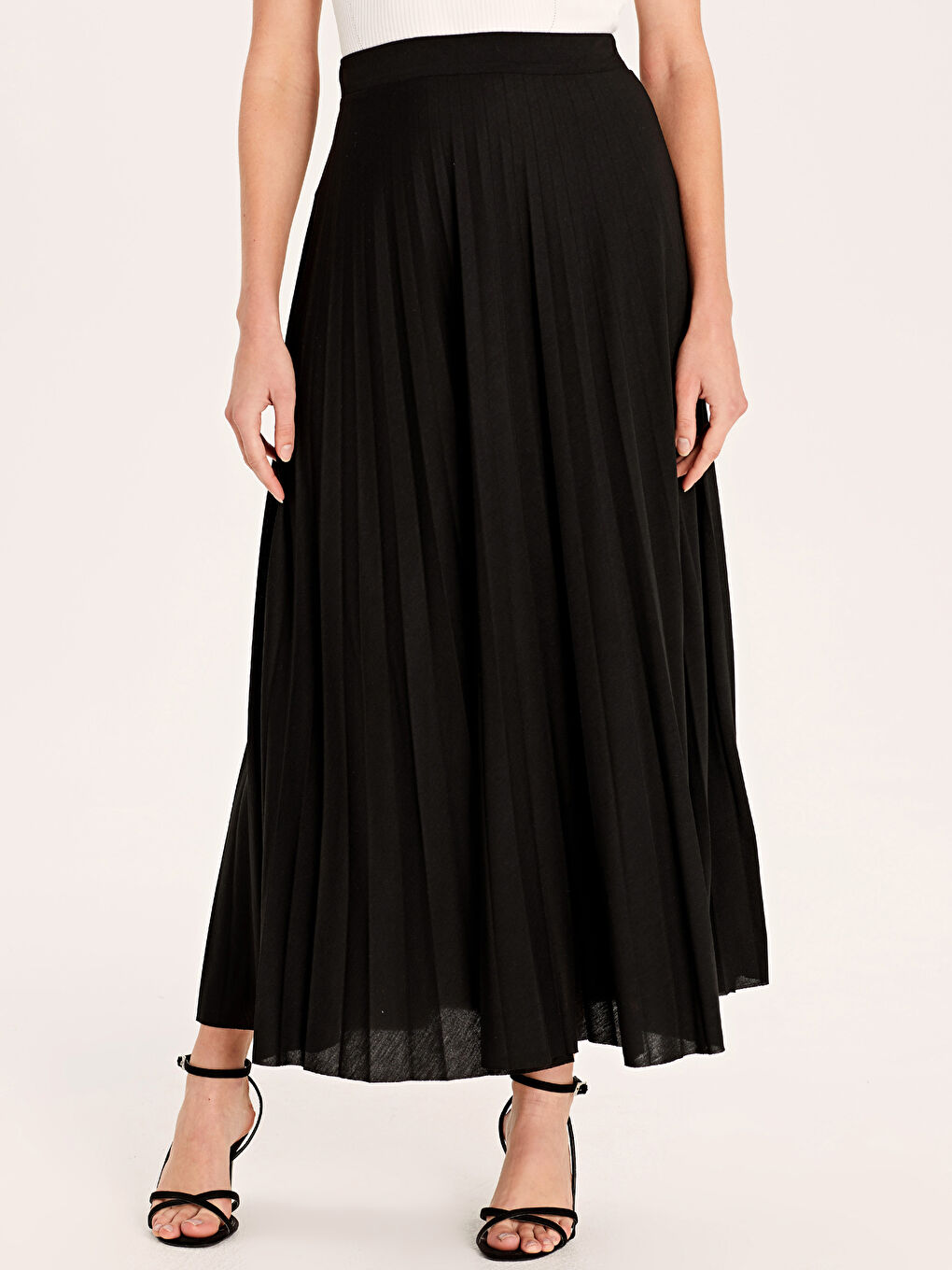 Siyah Rahat Kalıp Penye Kadın Etek-1