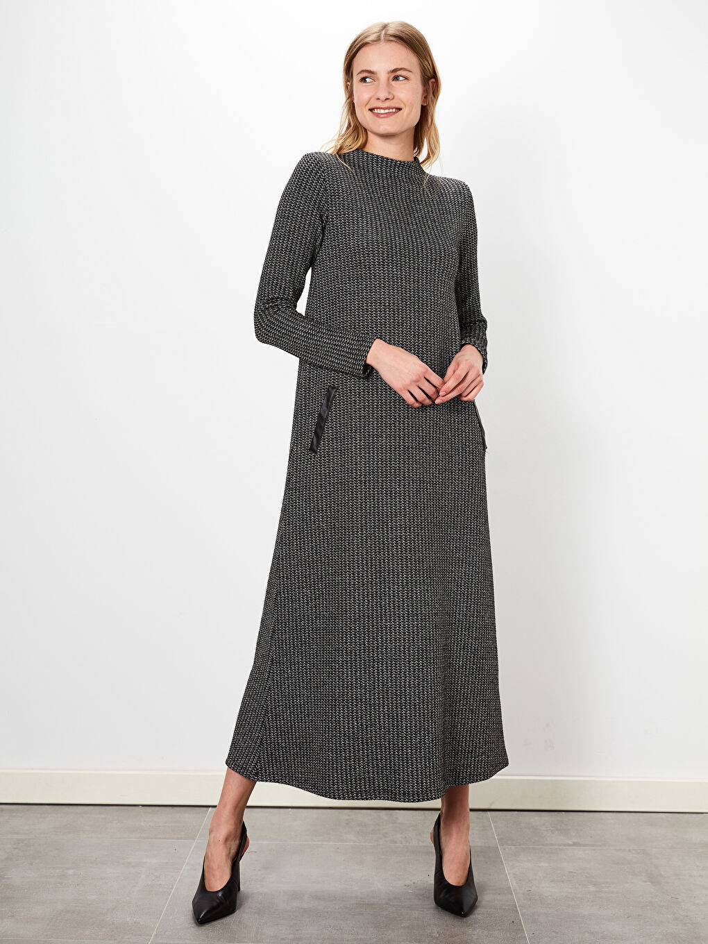 Siyah A Kesim Desenli Uzun Kollu Kadın Elbise