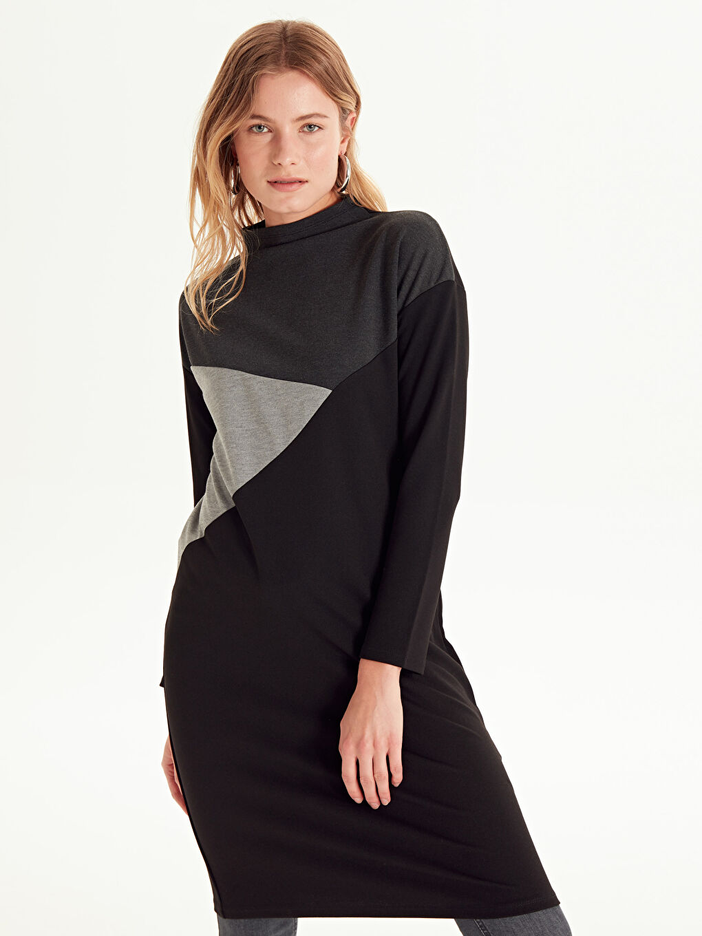 Siyah Dik Yaka Uzun Kollu Kadın Elbise-1