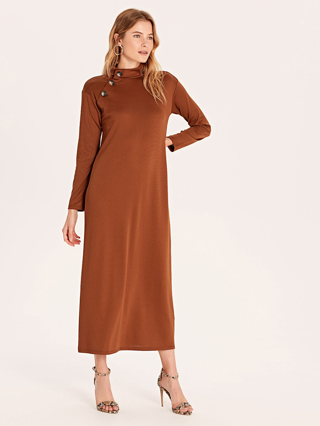 Kahverengi Elbise