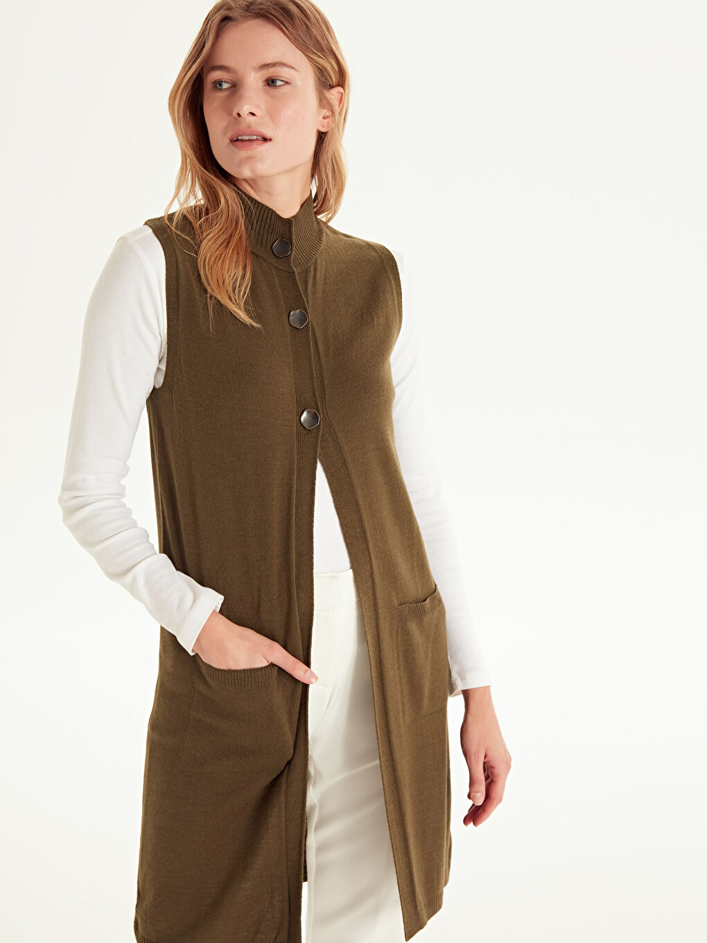LCW Grace Women's Half Turtleneck Straight Sleeveless Vest -9WL131Z8-M5F