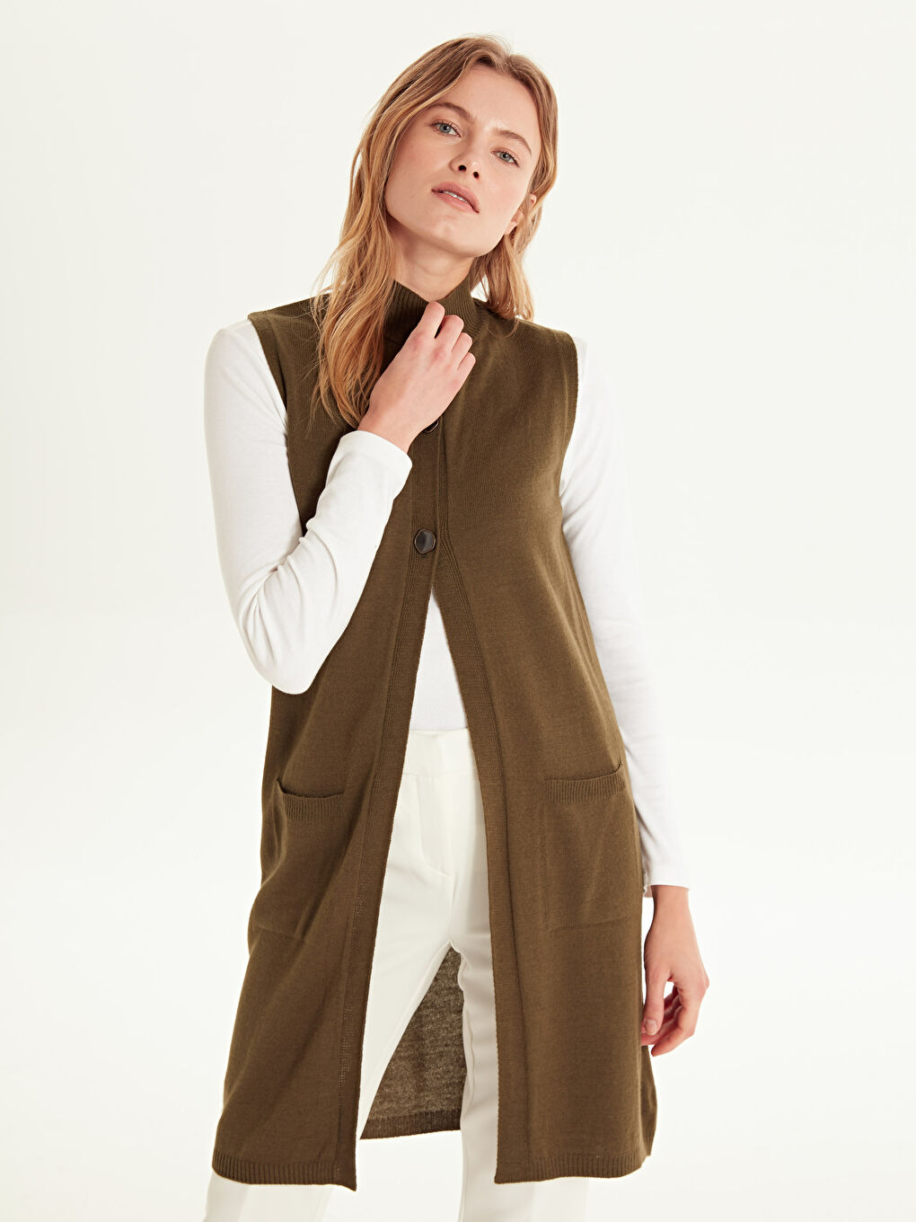 LCW Grace Women's Half Turtleneck Straight Sleeveless Vest -9WL131Z8-M5F