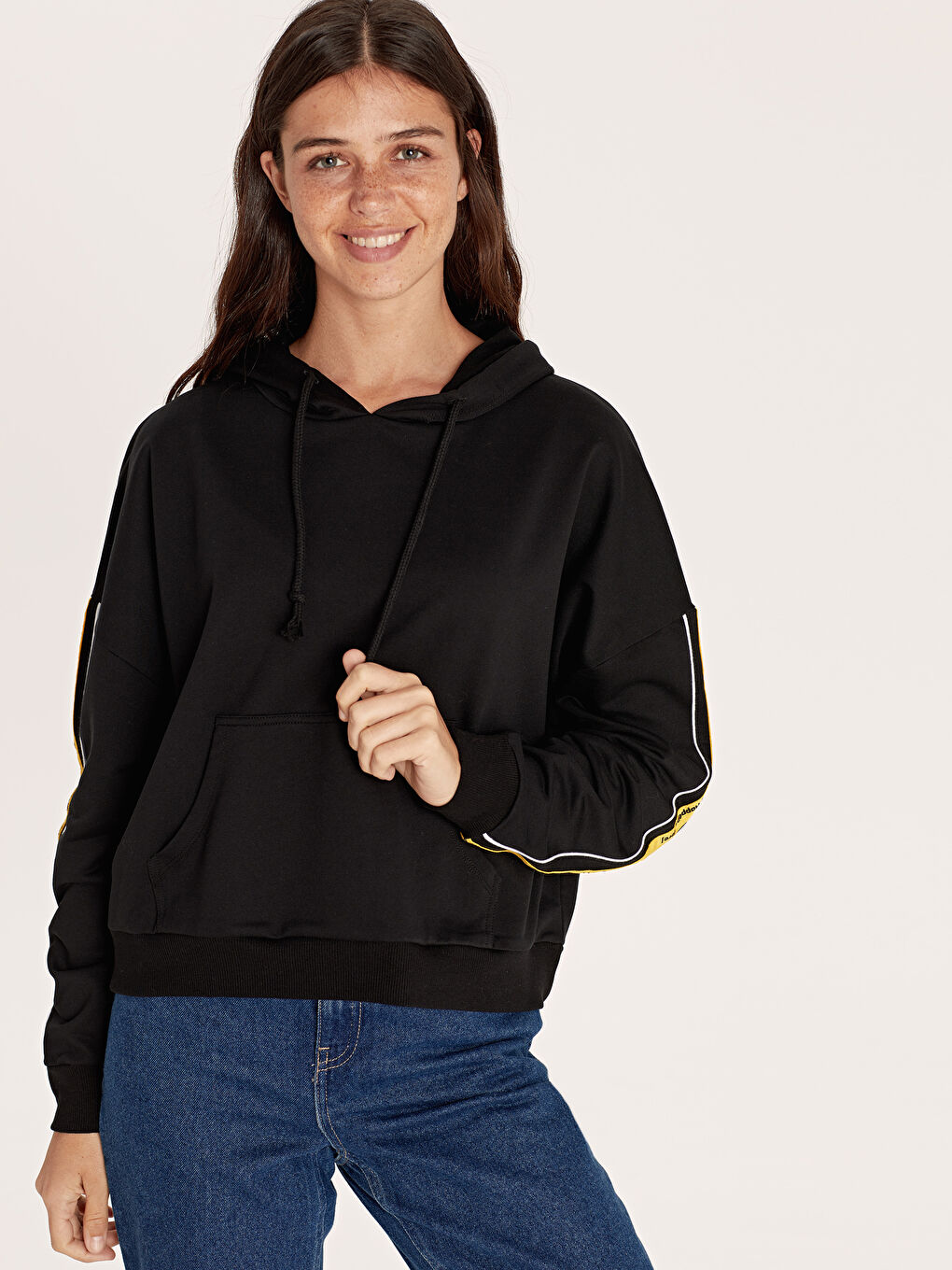 Siyah Kapüşonlu Sweatshirt Kumaşı Kadın Sweatshirt-1