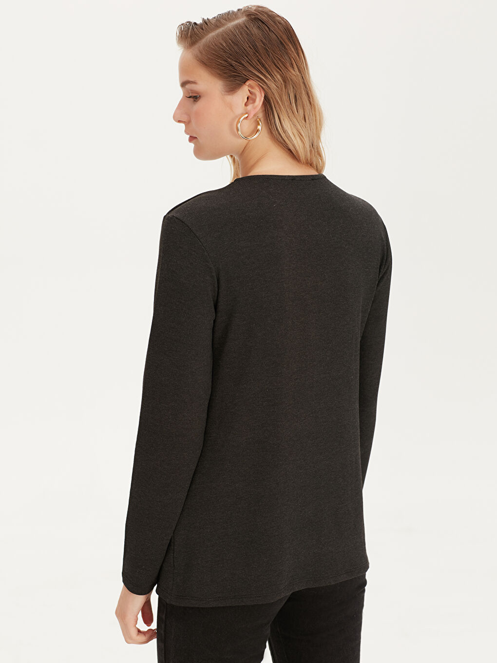 Футболка з круглим вирізом горловини, звичайним кроєм, довгим рукавом, проста для жінок-3