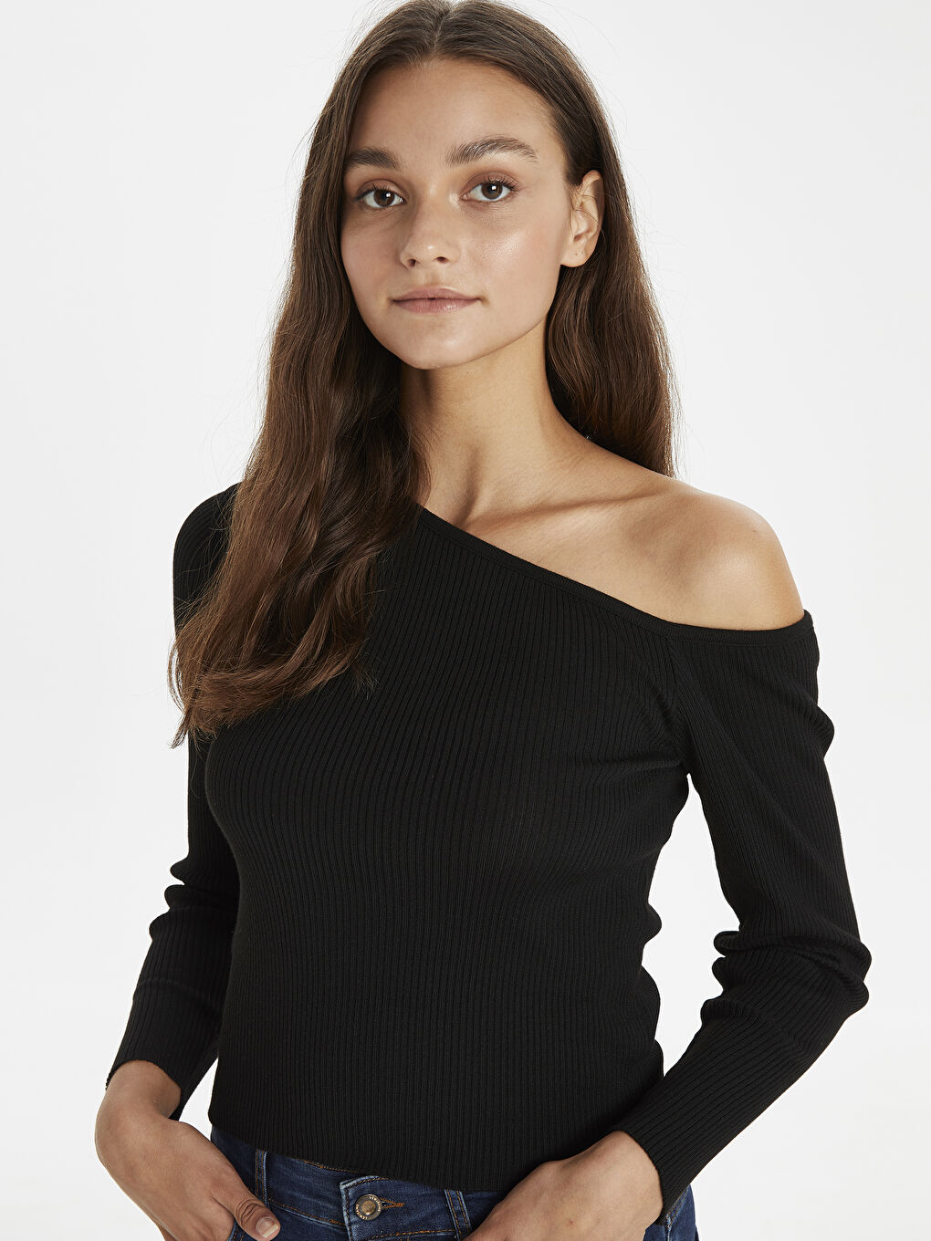 Siyah Kayık Yaka Düz Düşük Omuzlu Kadın Triko Kazak-1