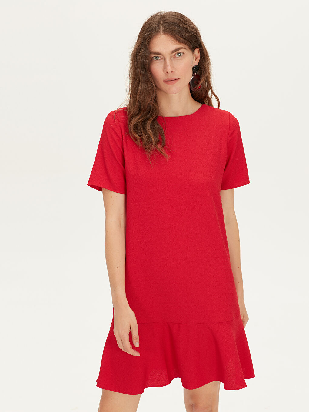 Әйелдерге арналған қиғаш мойын стандартты пішім қысқа жең өрнексіз креп көйлек-1