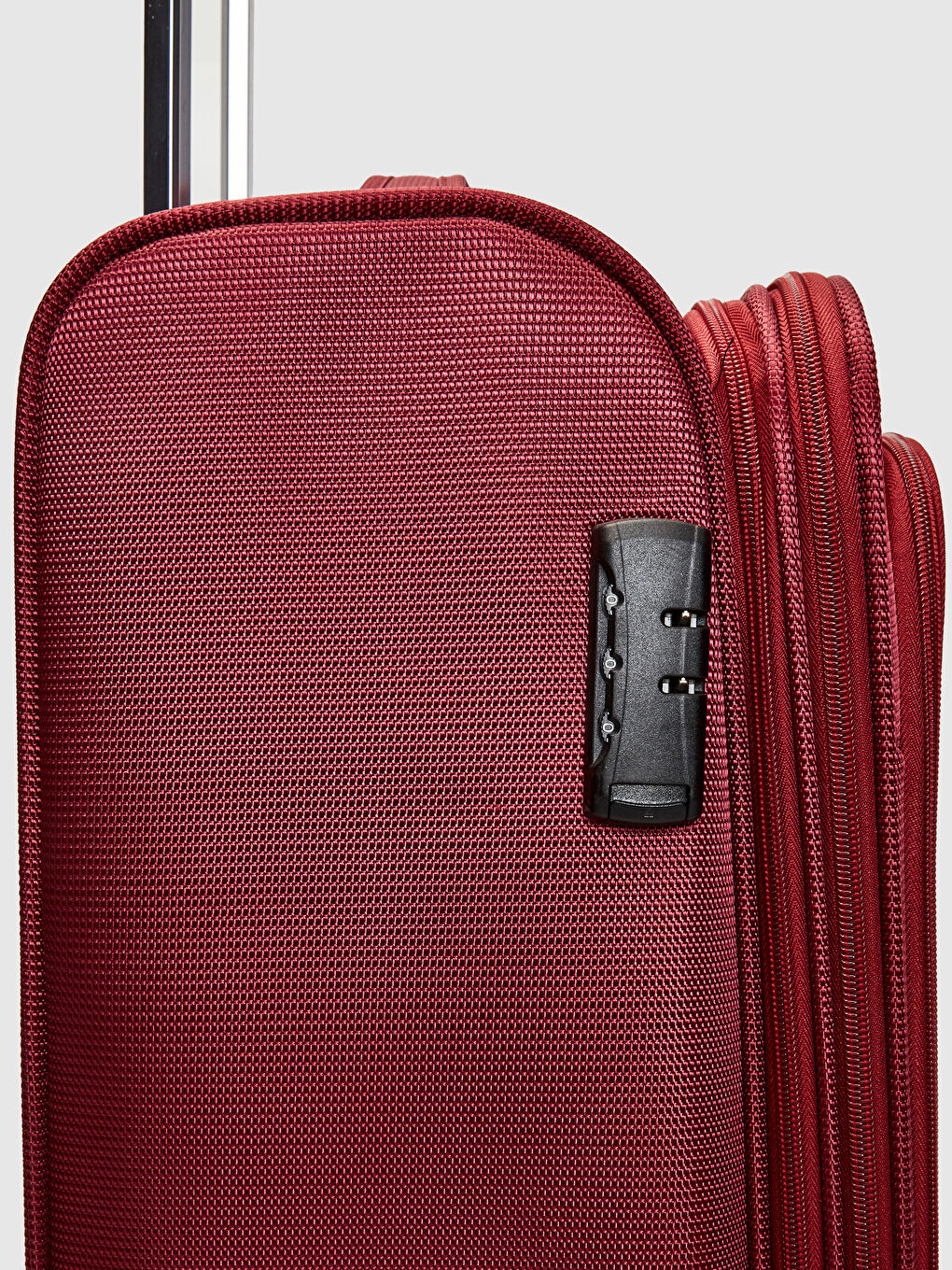 Bordo Kilit Detaylı Küçük Boy Valiz-3